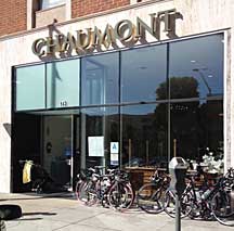 Chaumont bike crush: many bikes, no rack.