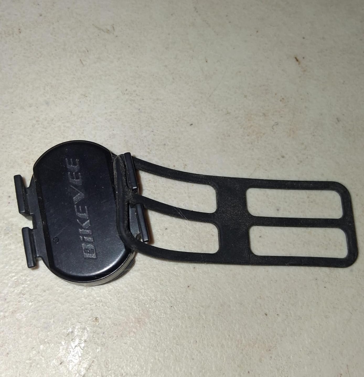Cadence & Speed Sensor for Cycling, Wireless Bluetooth & ANT+ RPM Sensor for Road, Spin & Indoor Bikes, Compatible with Zwift customer photo 1