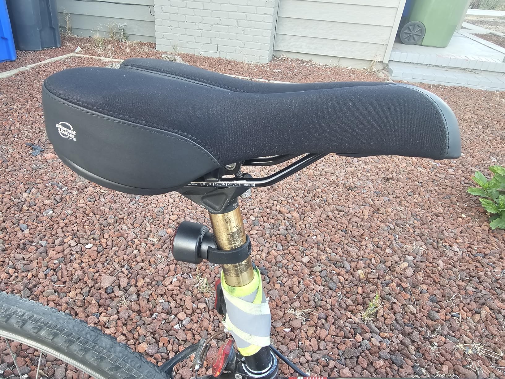 Planet Bike Anatomic Relief System Classic Bike Seat - Men customer photo 2