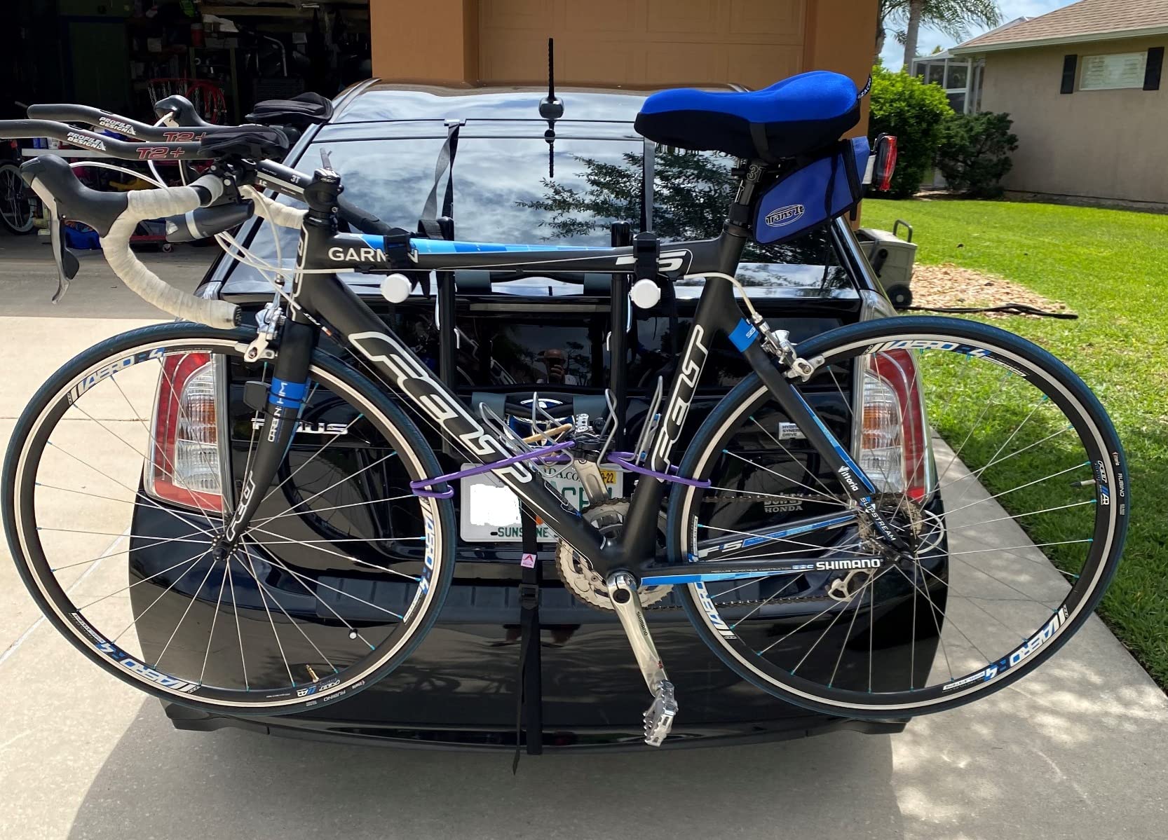 Allen Sports Deluxe 2-Bike Trunk Mount Rack, Model 102DB, Black/ Silver, 23 x 15 x 4 inches customer photo 2