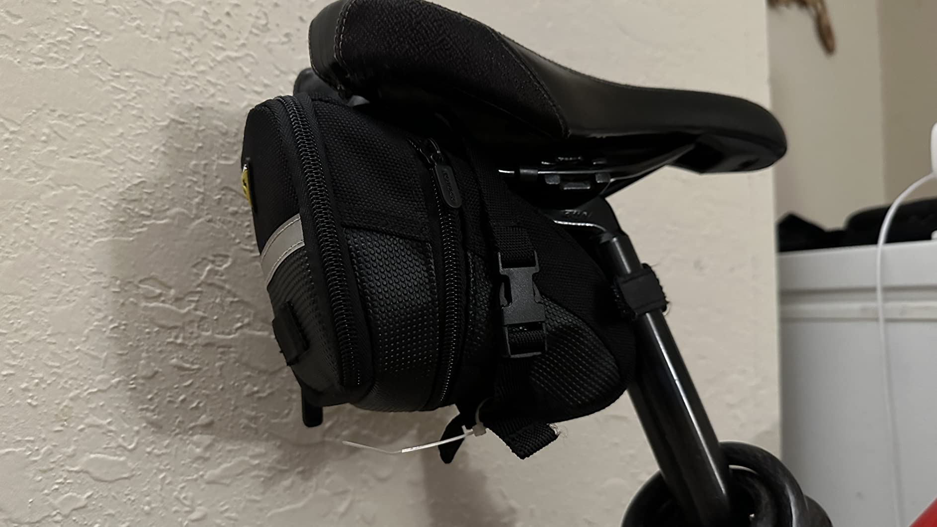 Topeak Aero Wedge Pack (Strap Mount, Medium) - Aerodynamic Seat Bag with 3M Reflective Strip customer photo 2