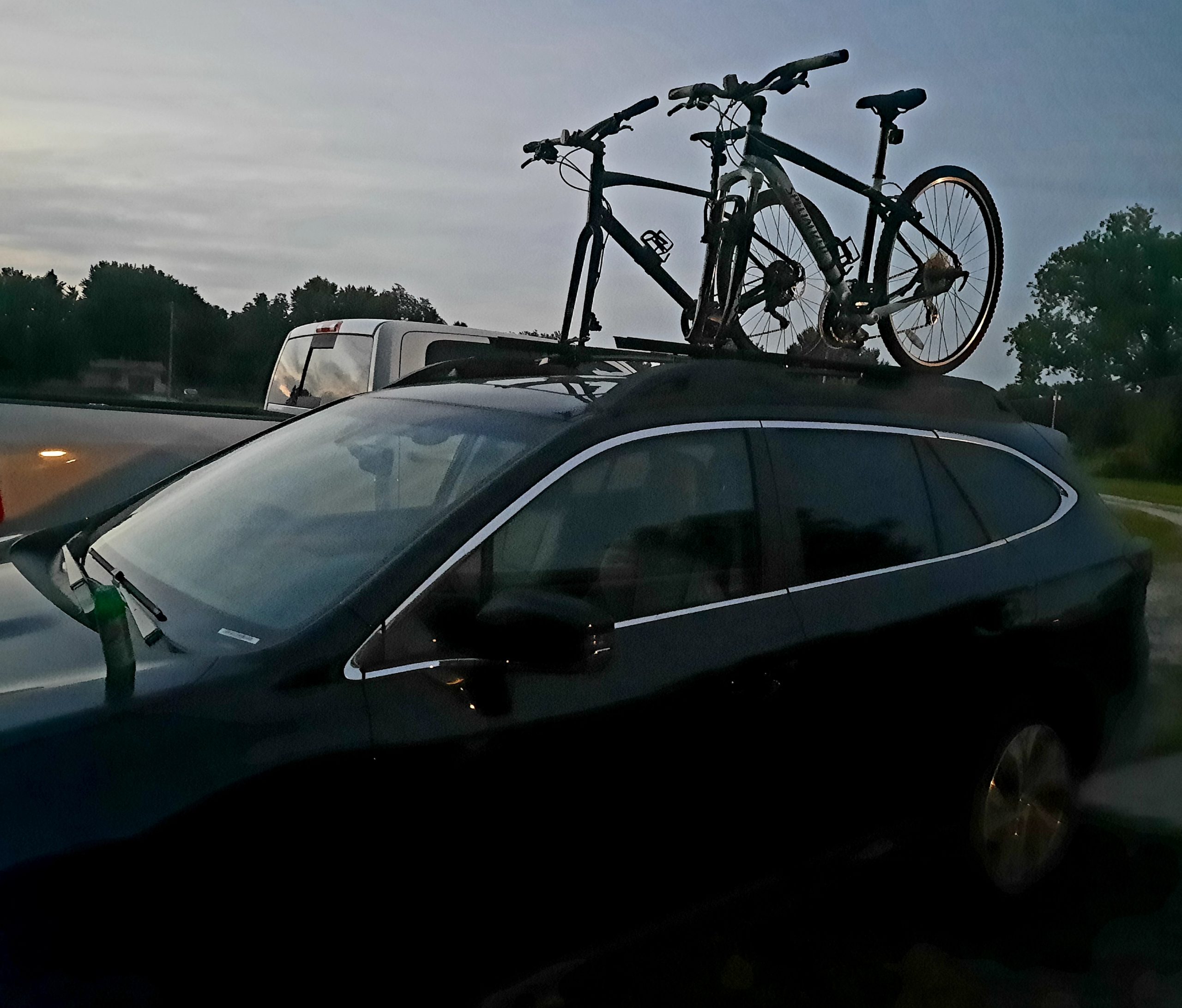 Swagman Standard Fork Mount Roof Bike Rack – Rooftop Bike Carrier for 9mm Quick Release Bikes customer photo 1