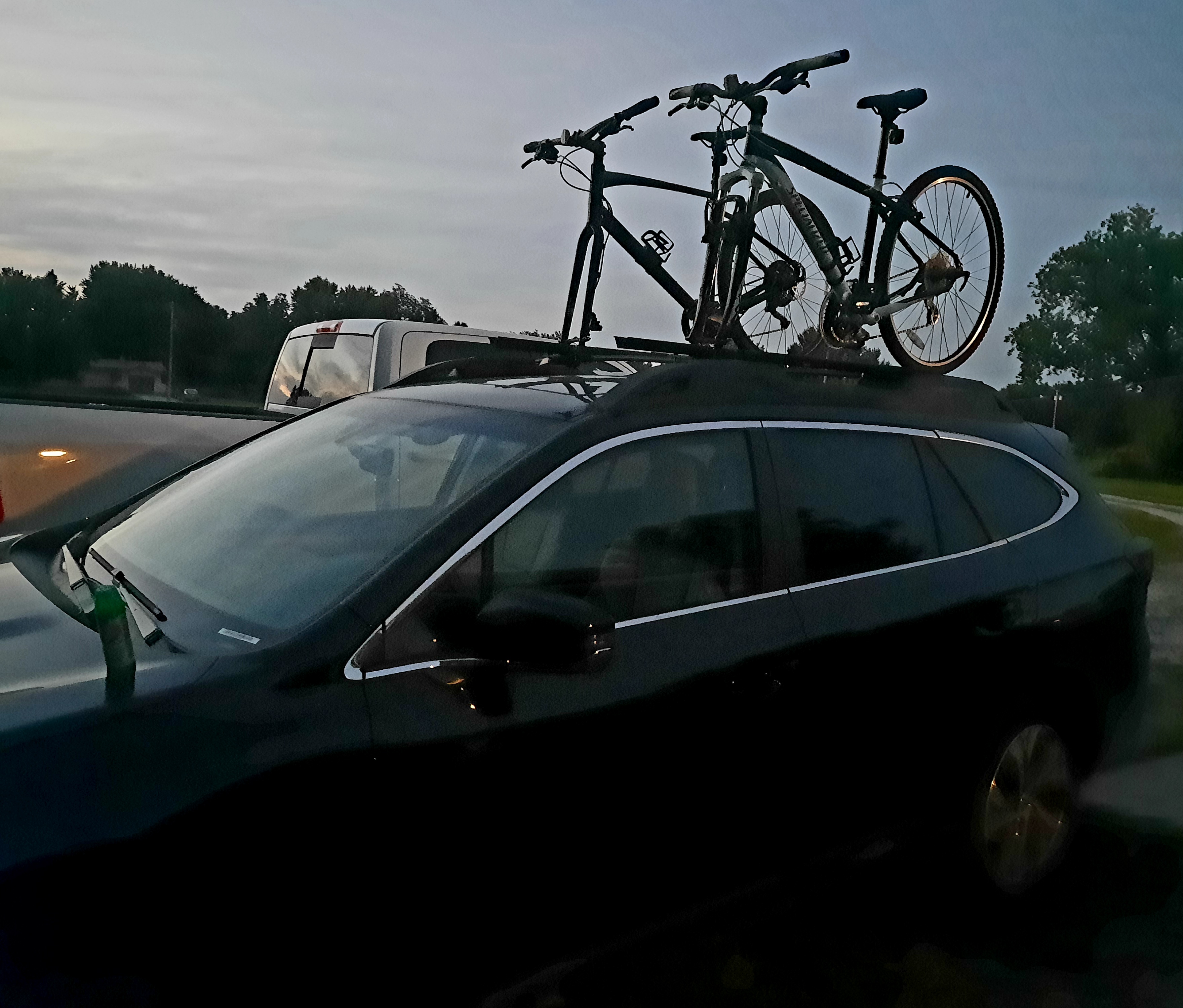 Swagman Standard Fork Mount Roof Bike Rack - Rooftop Bike Carrier for 9mm Quick Release Bikes customer photo 1