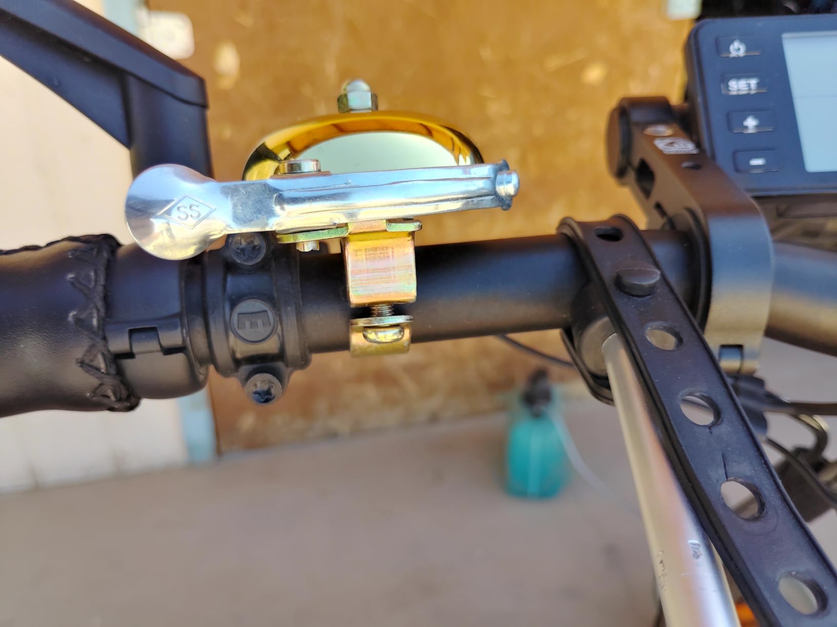Crane Bike Bell, Suzu Bicycle Bell, Made in Japan for City Bikes, Cruisers, Road Bikes or MTB, Fits Bars diameters 22.2 to 26.0mm customer photo 2