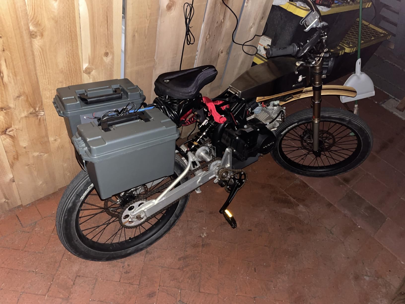 Schwinn Deluxe Alloy Rear Bike Rack, 20 lbs Capacity, Lightweight, Compact and Durable Construction, Fits Most Adult Bicycles, Cargo Options for Backpack, Gear & More customer photo 1