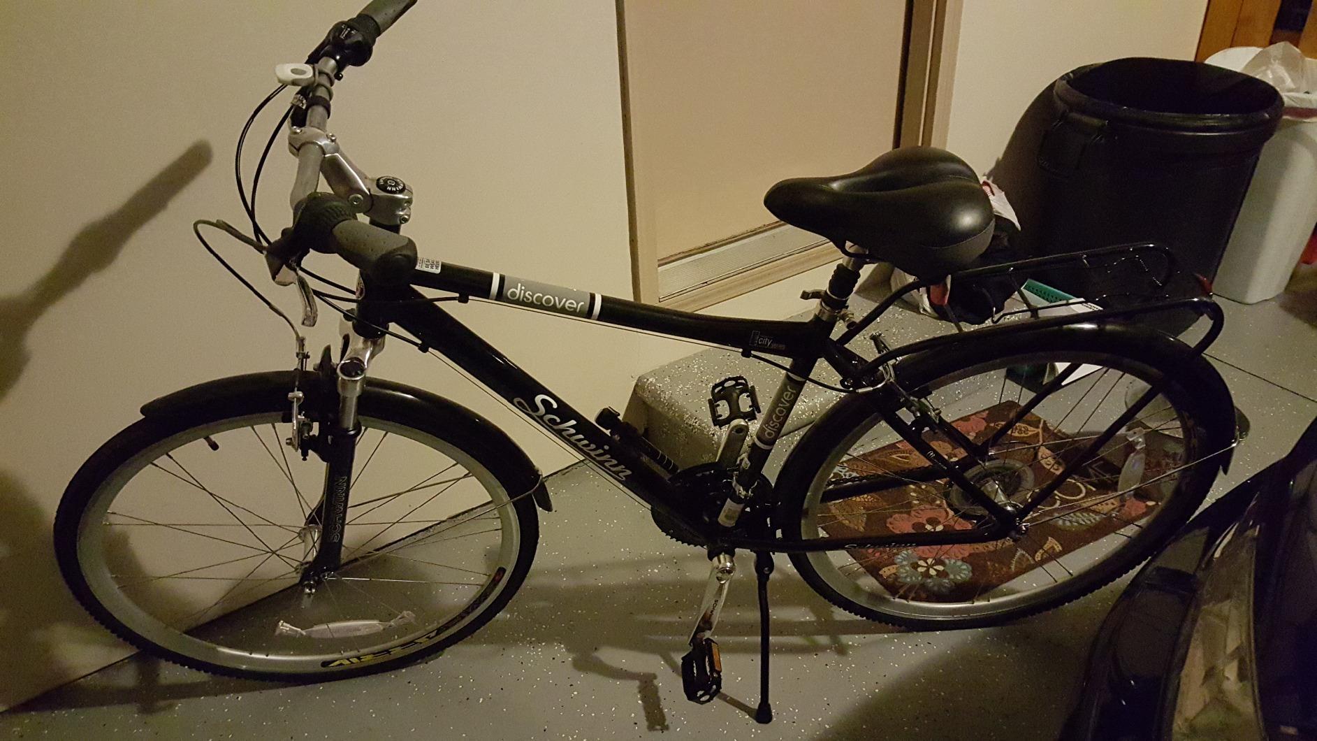 Schwinn Discover Hybrid Bike for Men and Women, 21-Speed, 700c Wheels, Front Suspension, Aluminum Frame customer photo 1