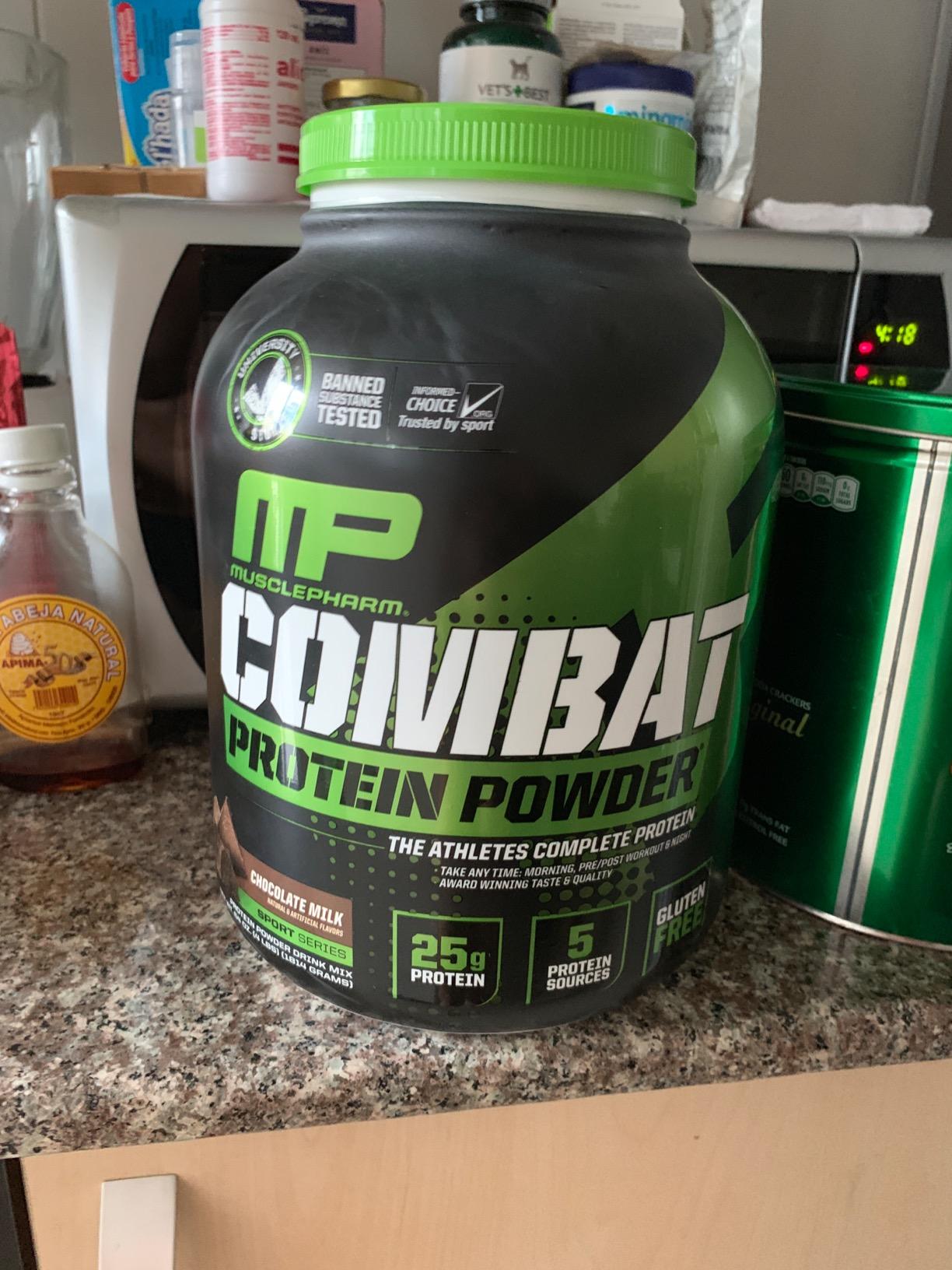 MusclePharm Combat Protein Powder, Chocolate Milk Flavor, 5 Protein Sources including Whey Protein Isolate & Egg Albumin, Gluten Free, 4.2 lb, 52 Servings customer photo 2