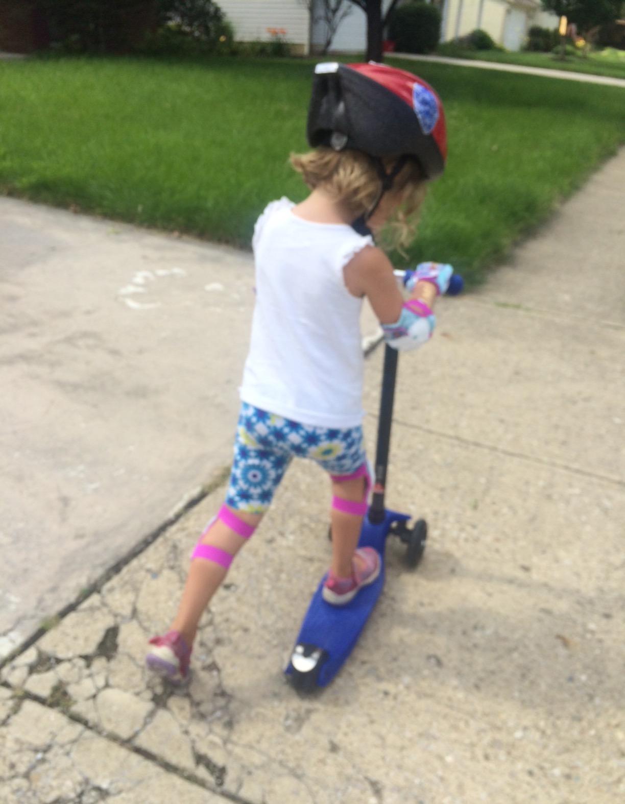 Micro Kickboard Maxi Original Kids Scooter for Ages 5-12, Children up to 110 lbs, 3 Wheel Lean-to-Steer Design, Adjustable T Bar, Smooth Ride PU Wheels, Swiss Design customer photo 2