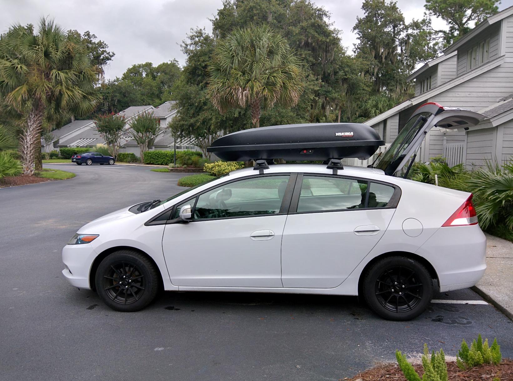 Yakima RocketBox Pro 14, Multi-Sport Rooftop Cargo Box for Cars, Wagons and SUVs (adds 14 Cubic ft. of Storage) customer photo 2