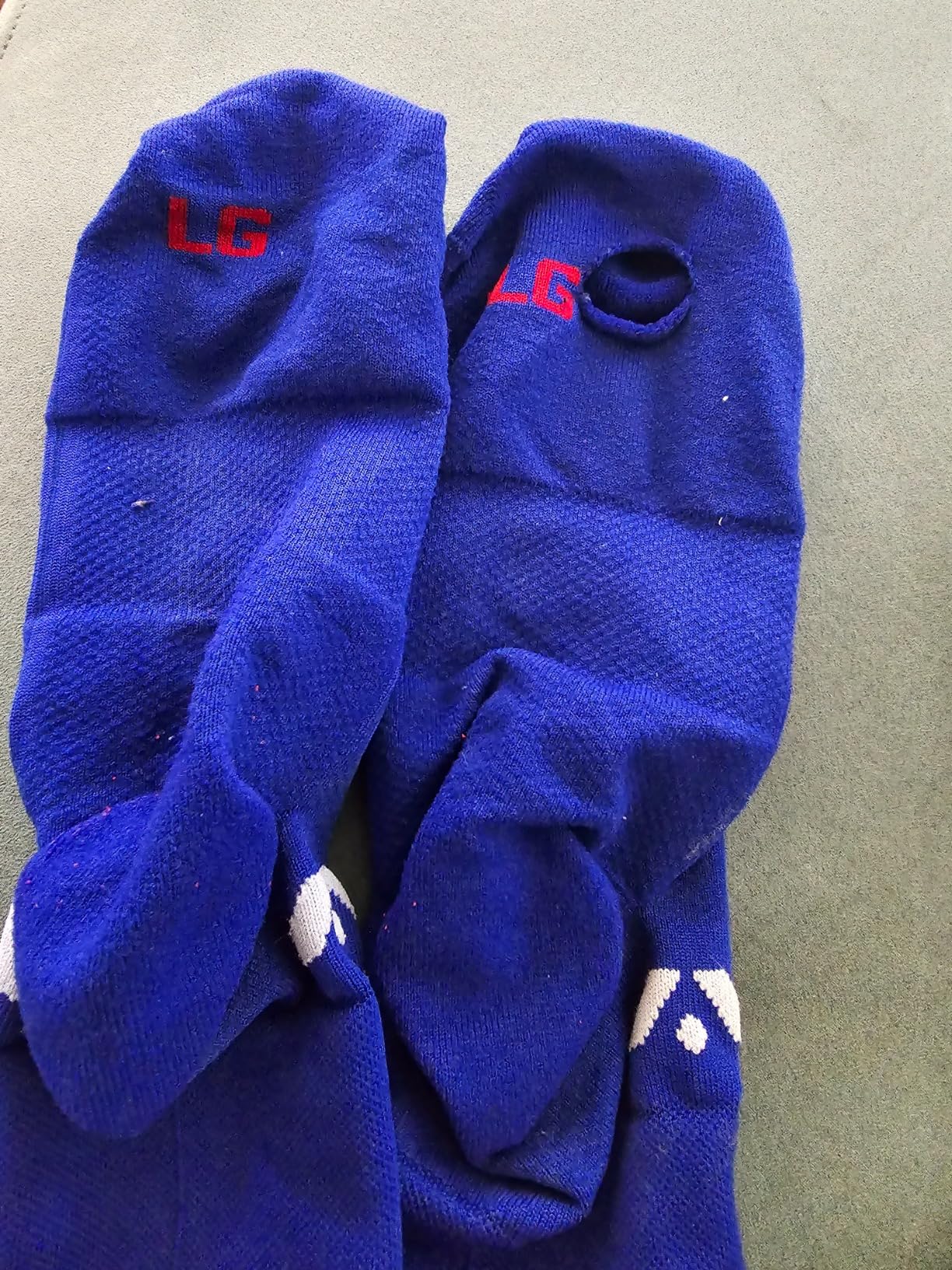 Swiftwick ASPIRE FOUR Trail Running, Cycling Crew Socks, Firm Compression Fit customer photo 1