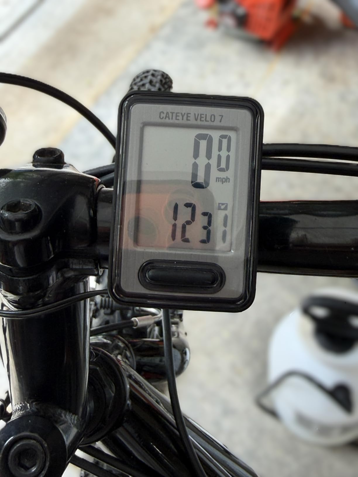 CATEYE Velo 7 Wired Bike Computer - Entry-Level Speedometer and Odometer, Perfect for Beginner Cyclists, Auto Start/Stop, Easy Setup for Road, MTB, Gravel Bikes, 3 Year Battery Life customer photo 1