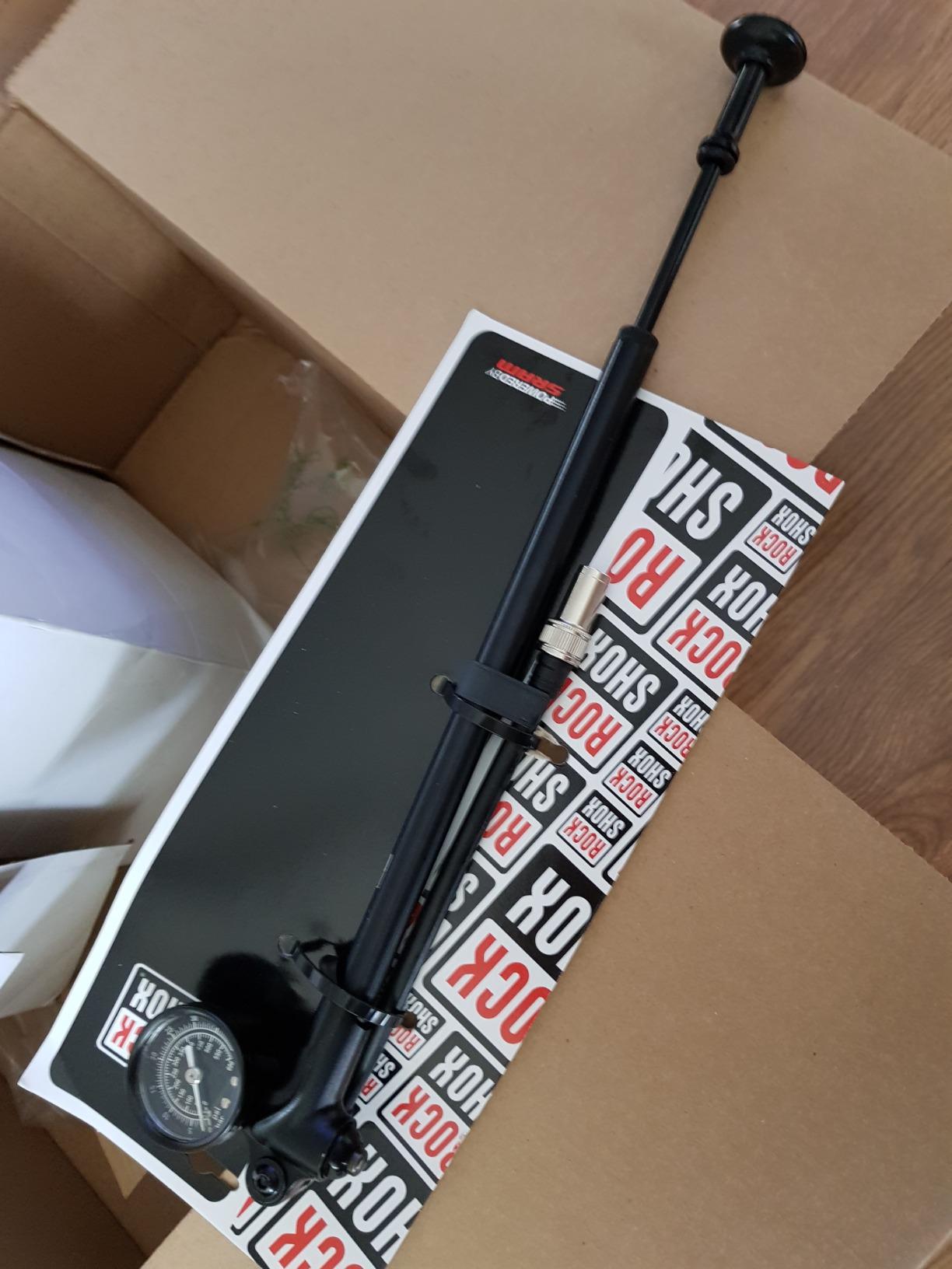 RockShox High-Pressure Fork/Shock Pump (600 psi Max) customer photo 1