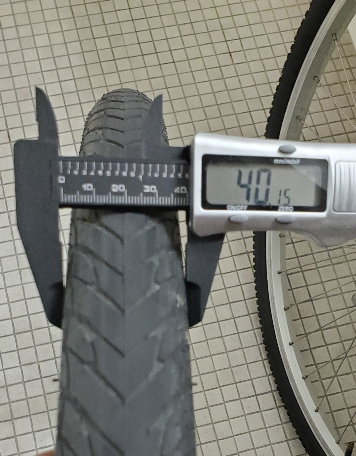 Michelin Protek Road & Touring Tires 700x35/40C with Puncture Protection customer photo 2