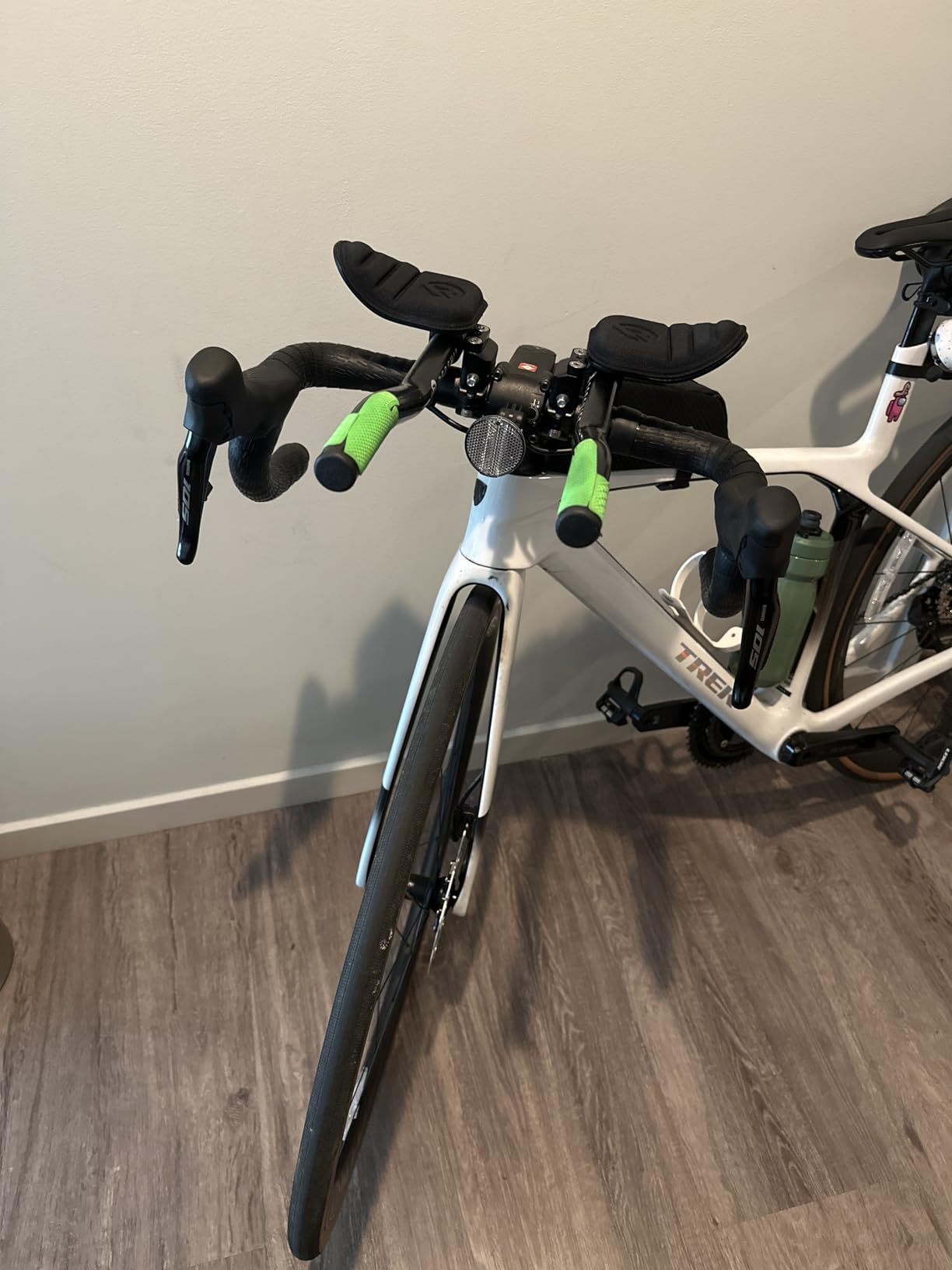 REDSHIFT Quick-Release Clip-On Alum Aerobars | Secure integrated bracket system; Lightweight aerodynamic placement; Durable and easy to install customer photo 1