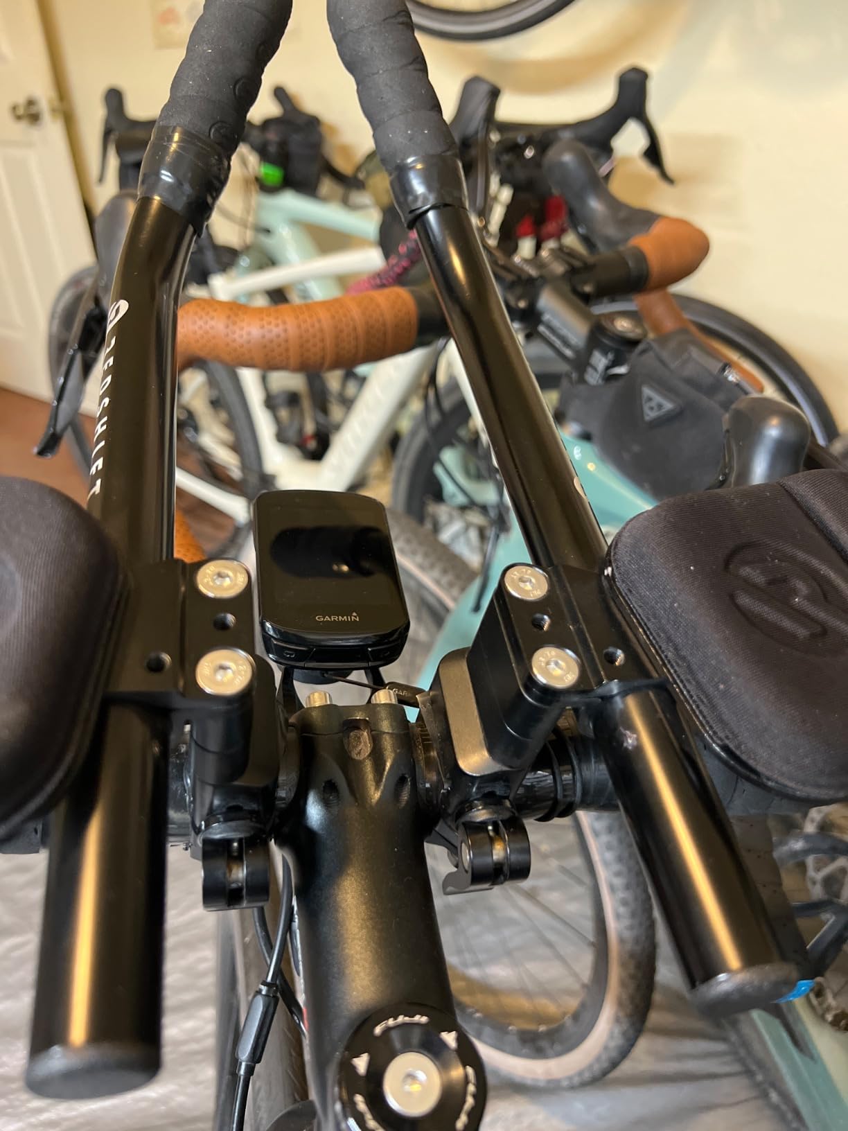 REDSHIFT Quick-Release Clip-On Alum Aerobars | Secure integrated bracket system; Lightweight aerodynamic placement; Durable and easy to install customer photo 2