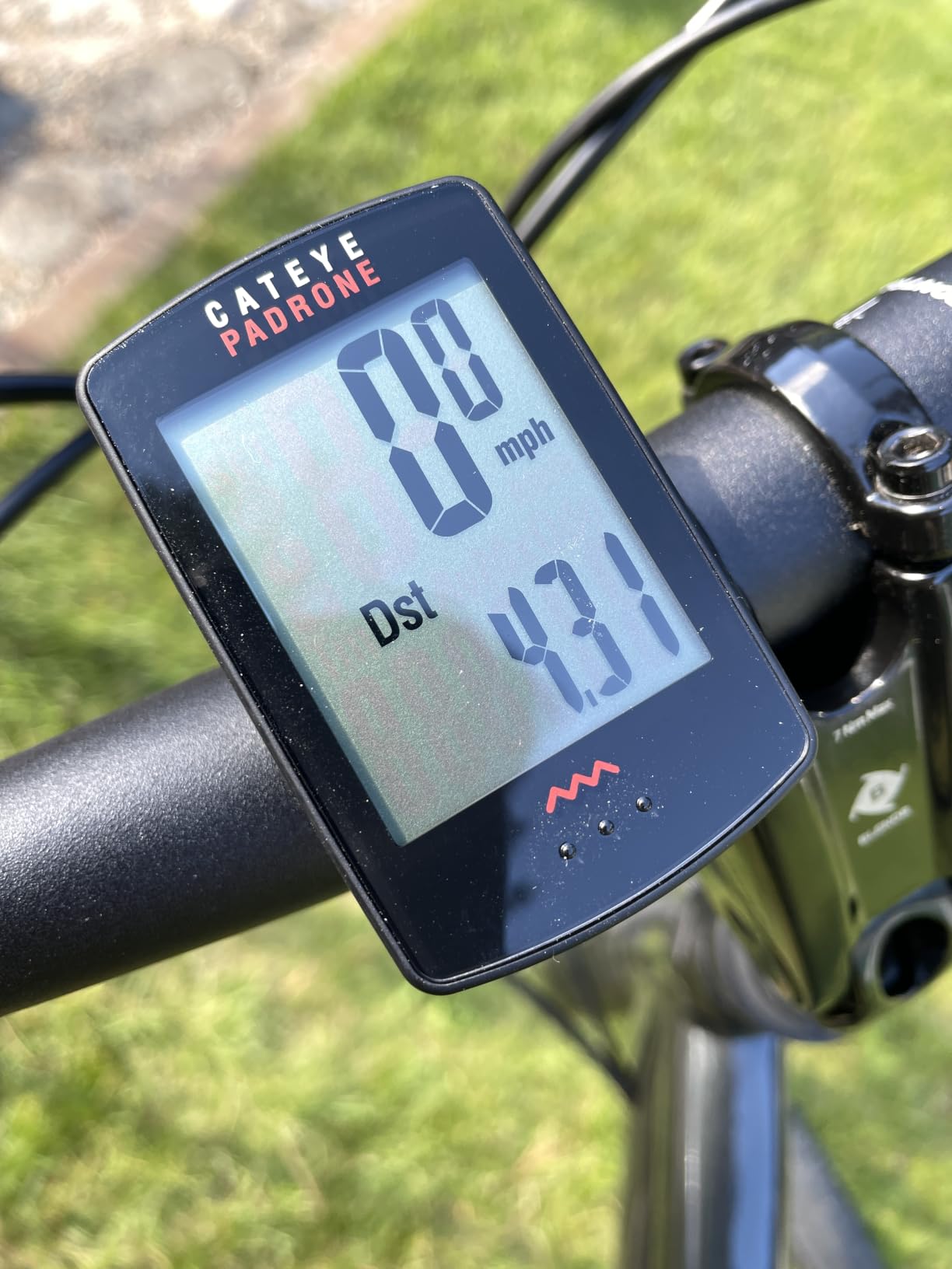 CATEYE Padrone Wireless Bike Computer - Oversized Display Cyclocomputer, Wireless Speedometer & Odometer, FlexTight Mount, Auto Start/Stop, Programmable Odometer customer photo 1
