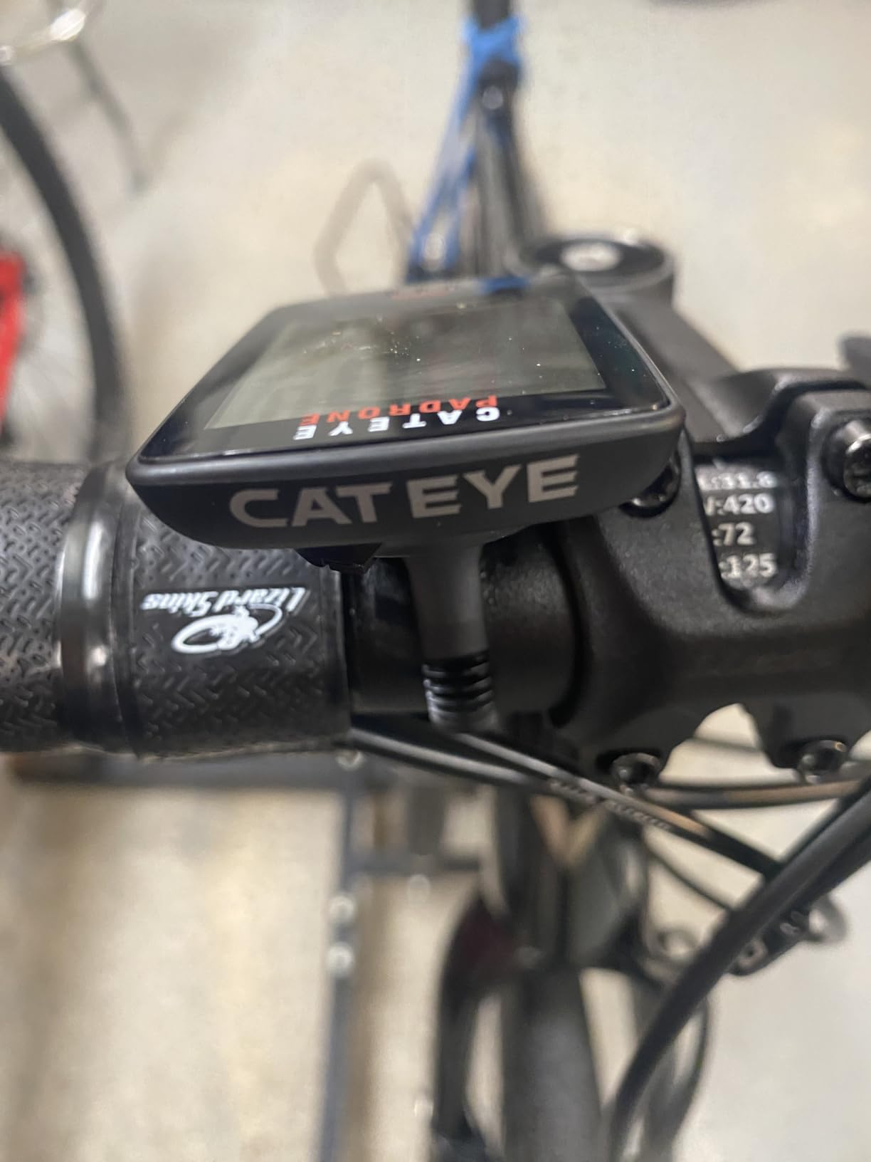 CATEYE Padrone Wireless Bike Computer - Oversized Display Cyclocomputer, Wireless Speedometer & Odometer, FlexTight Mount, Auto Start/Stop, Programmable Odometer customer photo 2