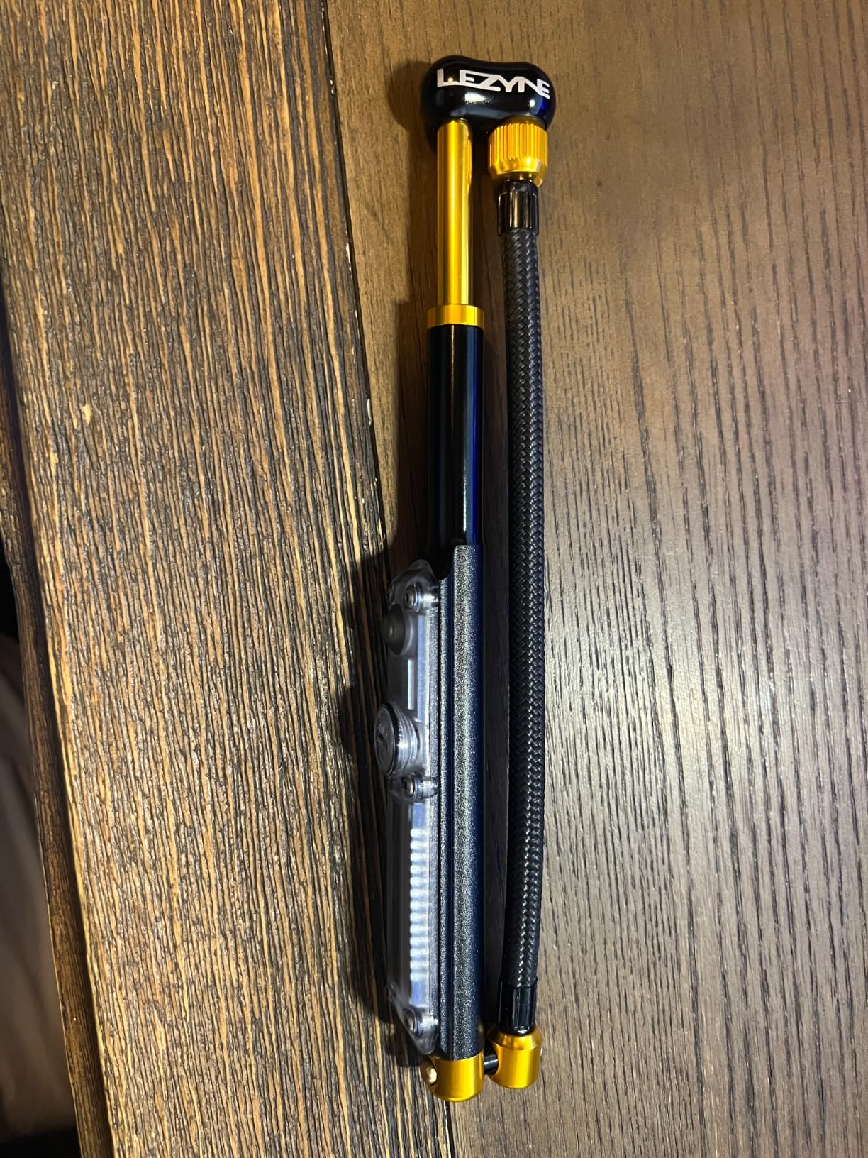 LEZYNE Digital Shock Drive Bike Pump, 350 PSI - High-Accuracy Digital Strip Gauge, Schrader Chuck, Lightweight CNC Aluminum Construction, MTB Air Suspension customer photo 1