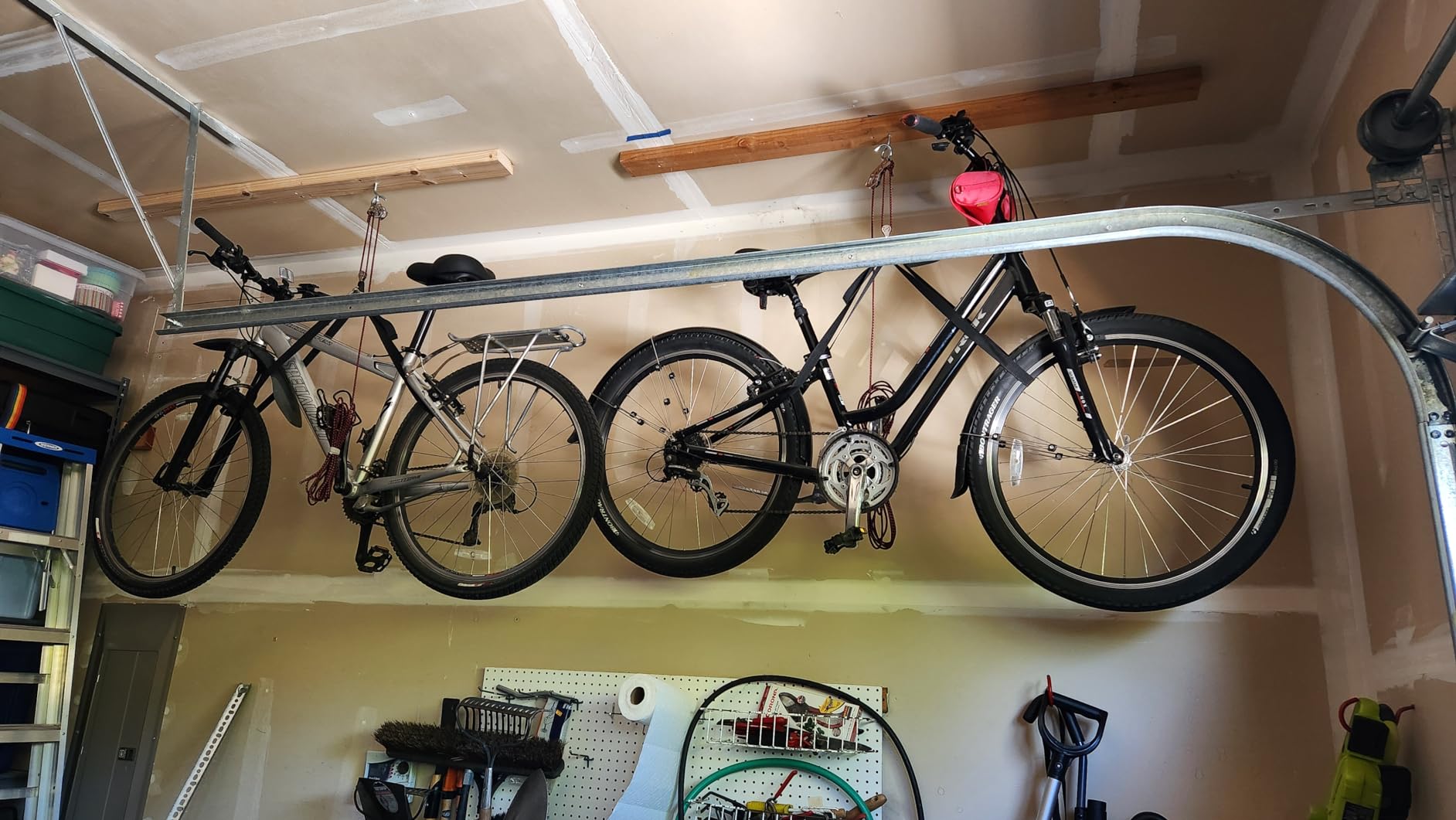 HARKEN Hoister - Bikes & Overhead Garage Storage Hoist System (45lb Capacity, 16ft Ceiling), Space-Saving Organization, Easy One-Person Operation, Safe Anti-Drop, Self-Leveling - model 7800.16 customer photo 2