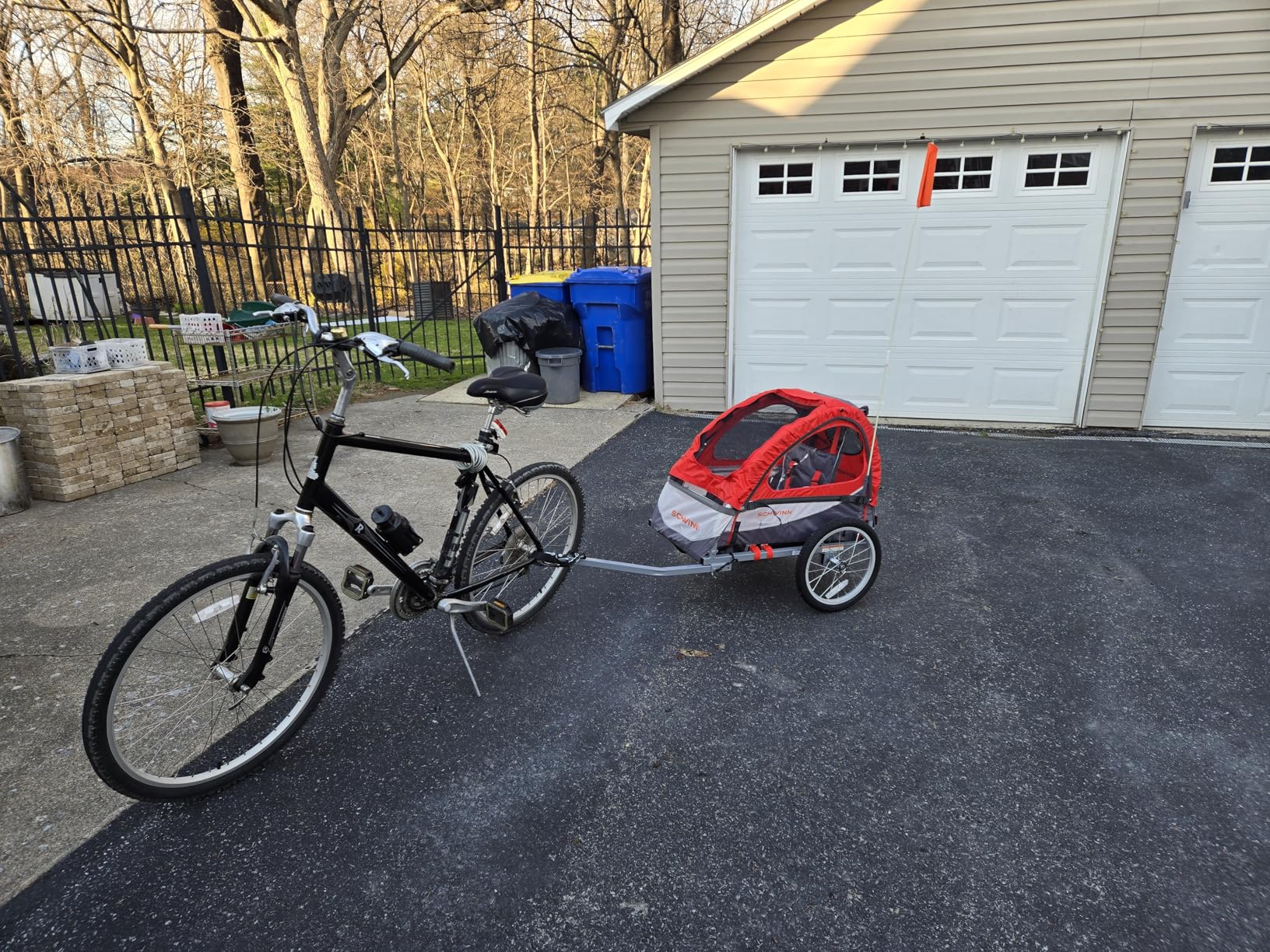 Schwinn Trailblazer Plus Kids Bike Trailer, Single Seat, Universal Coupler, Folding Frame, Quick-Release Wheels, Canopy with Bug Screen and Weather Shield, Schwinn Bike Trailer for Kids customer photo 1