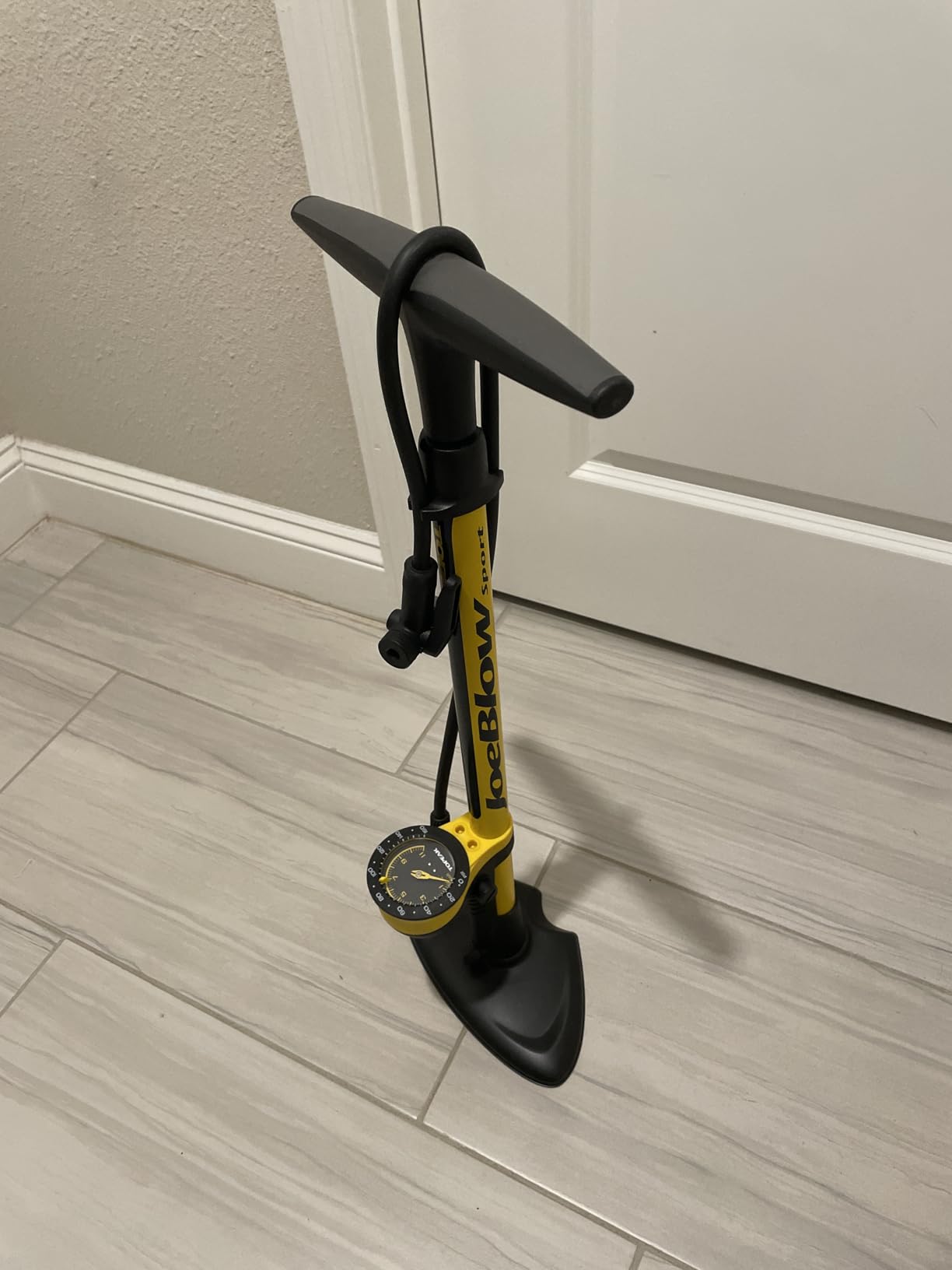 Topeak JoeBlow Sport III High-Pressure Bike Floor Pump – 160 PSI, Durable Steel Barrel, 3” Analog Gauge, TwinHead DX5 Pump Head, Long Hose, Ergonomic Handle, Fits Presta, Schrader, & Dunlop Valves customer photo 1