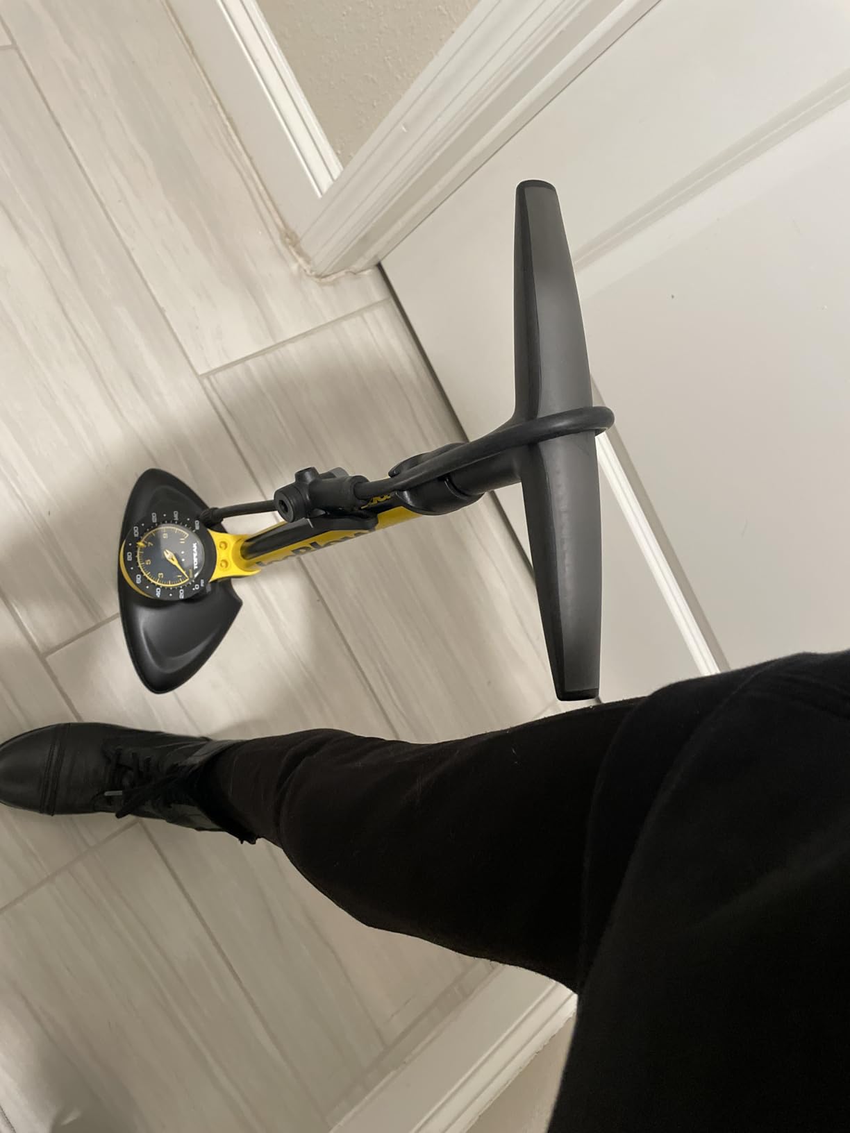 Topeak JoeBlow Sport III High-Pressure Bike Floor Pump – 160 PSI, Durable Steel Barrel, 3” Analog Gauge, TwinHead DX5 Pump Head, Long Hose, Ergonomic Handle, Fits Presta, Schrader, & Dunlop Valves customer photo 2