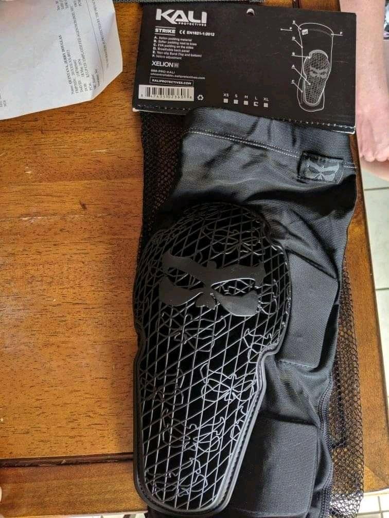 KALI PROTECTIVES Unisex Adult Strike Knee/Shin Guards - Breathable, Flexible, Non-Slip, Pull-On Protective Knee/Shin Pads for Off-Roading, BMX, Mountain Biking, Road Cycling customer photo 1