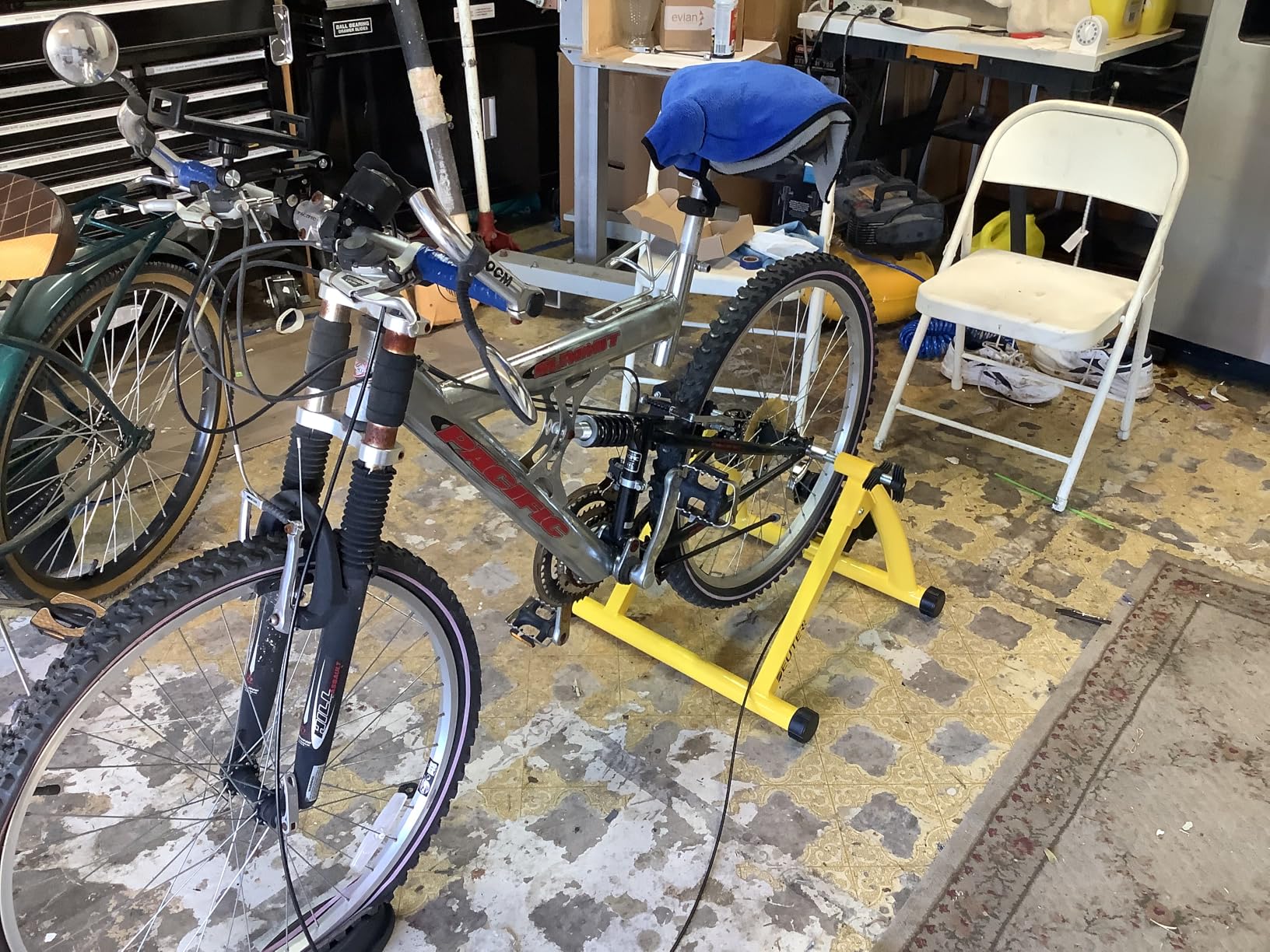 Bike Trainer, Magnetic Bicycle Stationary Stand for Indoor Exercise Riding, 26-29