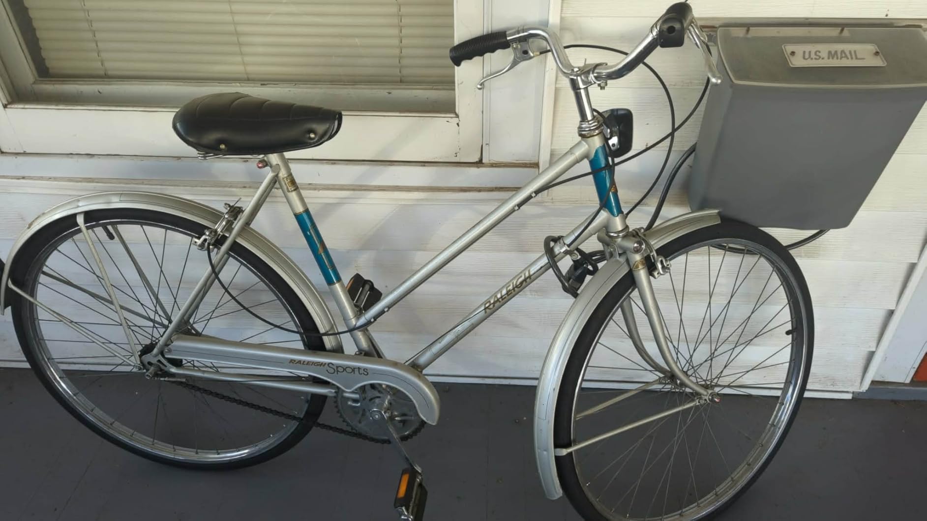 Bikeroo Wide Cruiser Saddle - Comfort Seat Fits Indoor & Outdoor Bicycles - Steel Spring & Elastomer Suspension - Memory Foam customer photo 2