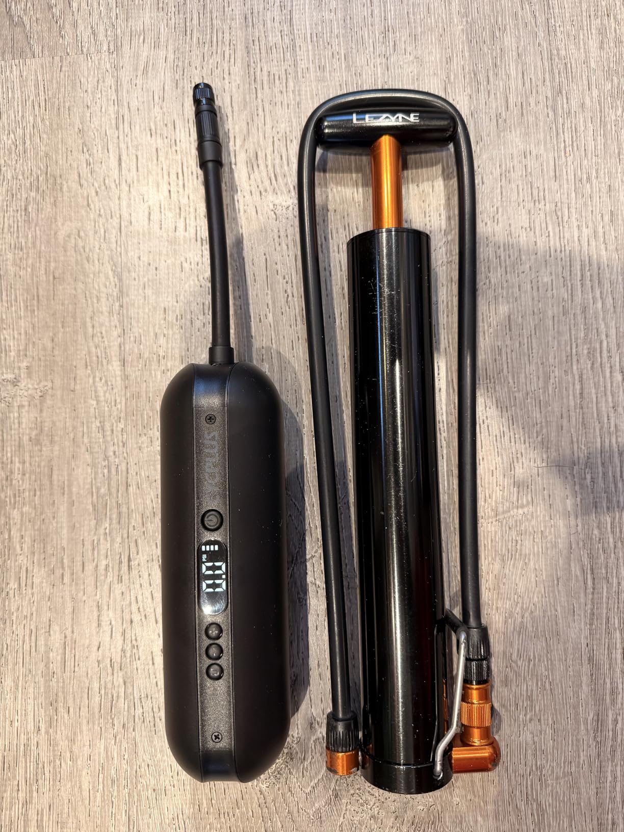 CYCPLUS Electric Air Compressor Portable Bicycle Pump Car Tire Inflator, Max 150 PSI, Auto Shut-Off Air Pump with Presta and Schrader Valves customer photo 1