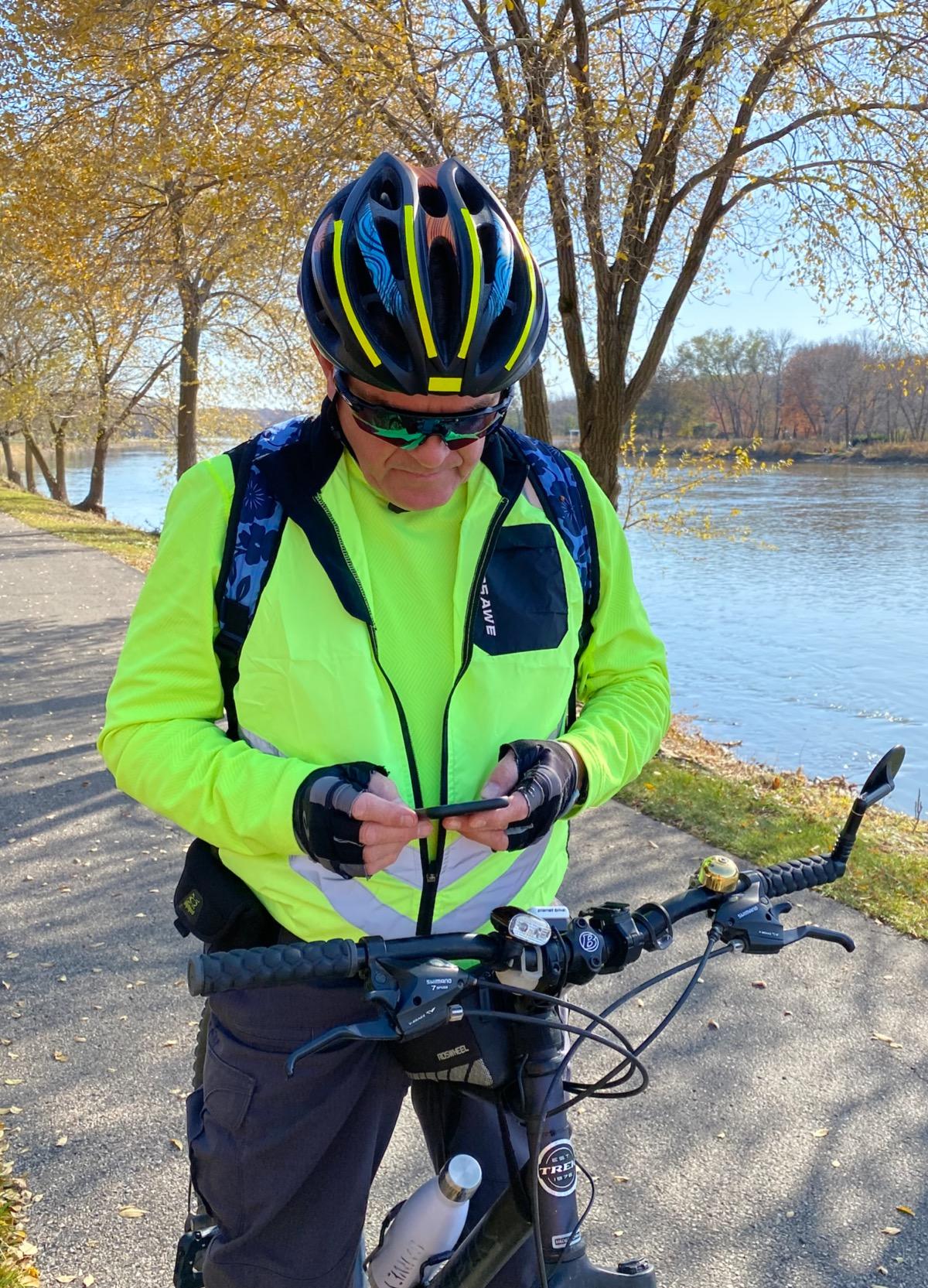 Men's High Visibility Cycling Wind Jacket Water Resistance Reflective Windbreaker customer photo 1