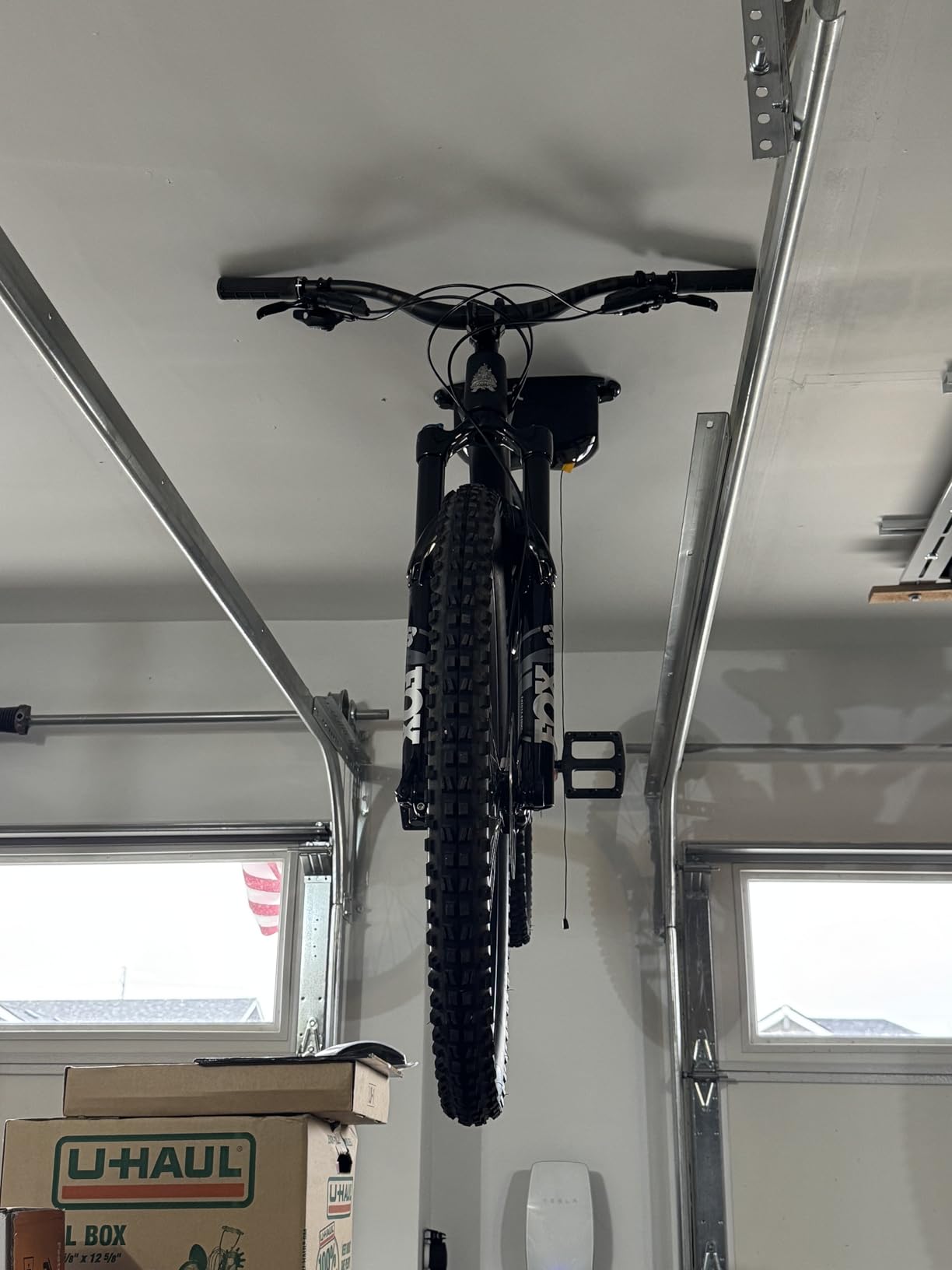 Kradl - Ceiling Mount Bike Lift and Rack. Bicycle Storage Hoist Without Electricity, Clumsy Ropes or Pulleys. customer photo 2