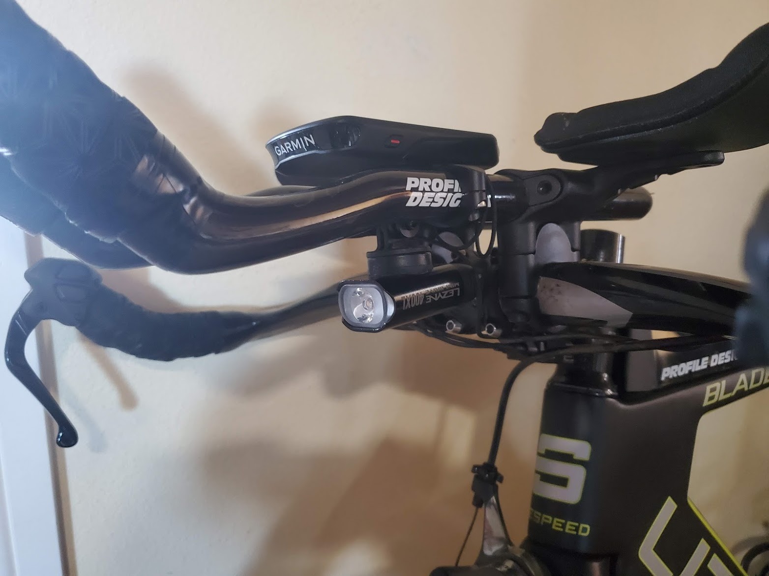 LEZYNE Mini Drive LED Front Bicycle Light | IPX7 Waterproof, Water-Resistant USB-C Charging Port, Integrated Strap - 400/450 Lumen Options customer photo 1