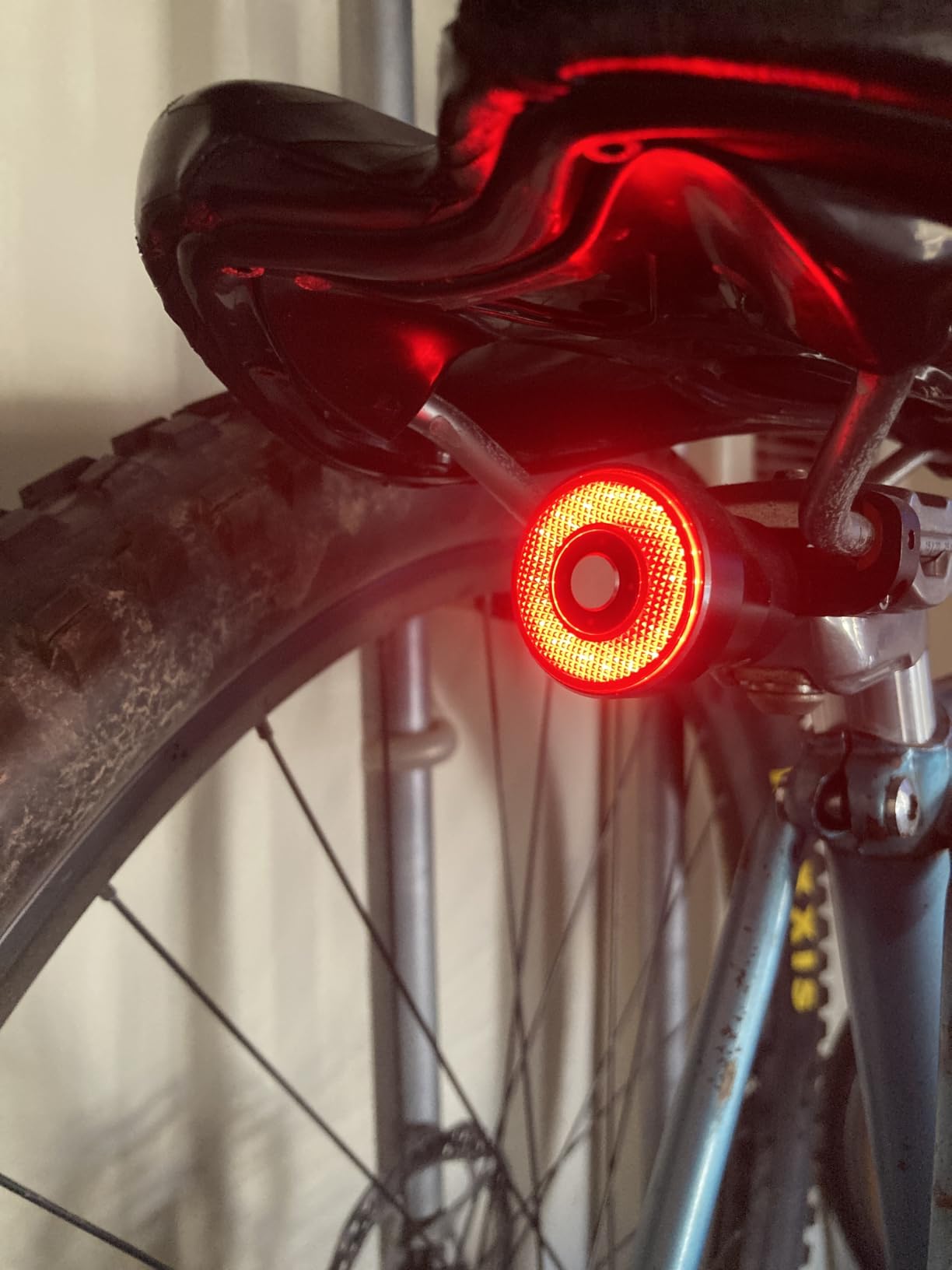 G Keni Smart Brake Sensing Rear Bike Lights, Auto Light Sensing Bike Tail Light, IPX6 Waterproof, Ultra Bright LED Taillights, Rechargeable Safety Road Back Bicycle Lights for Night Riding customer photo 1