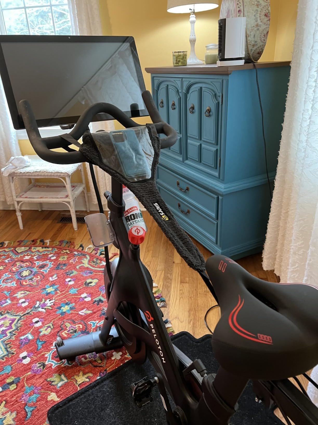 Saris Bike Guard Sweat Protector with Phone Holder for Indoor Bike Trainers customer photo 1