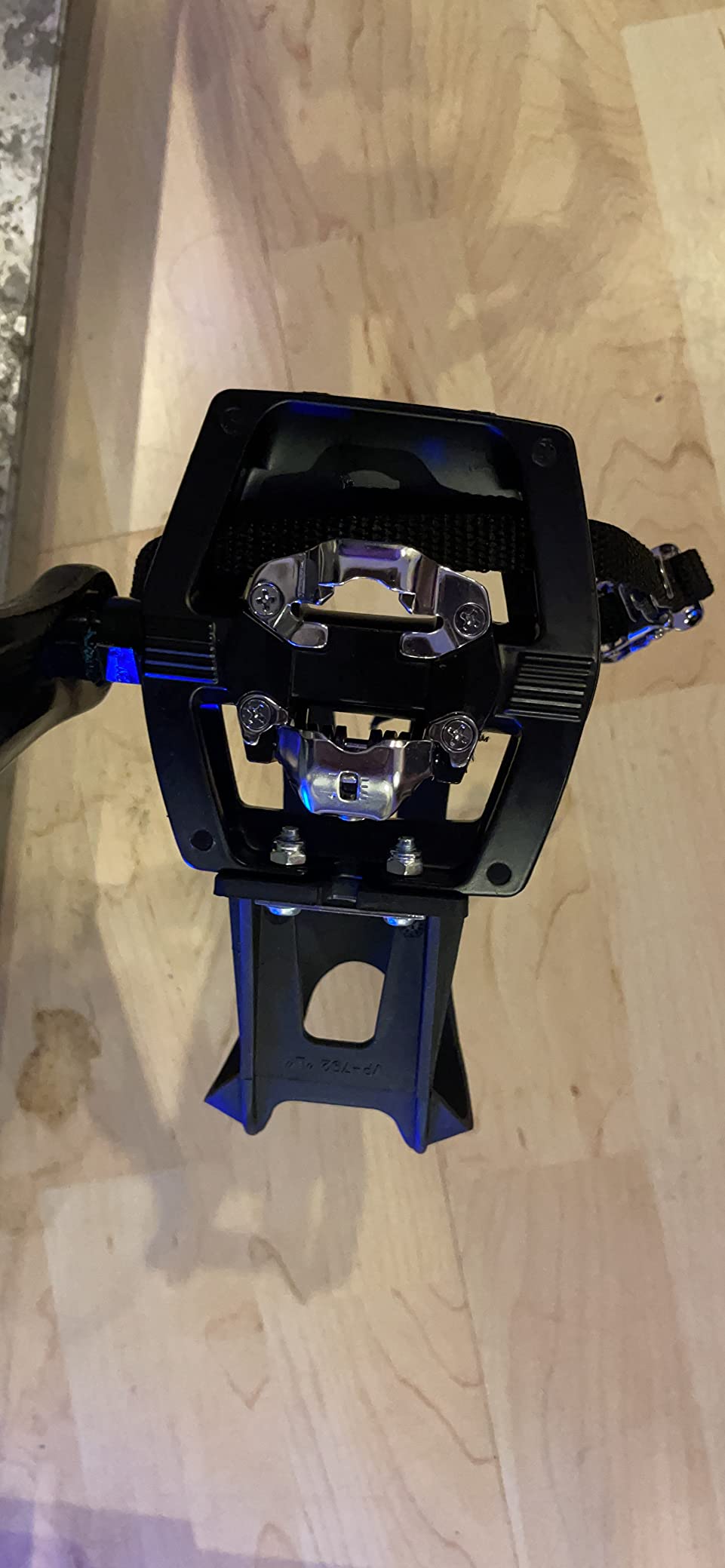 BV Bike Pedals Shimano SPD/Look Delta Compatible 9/16'' with Toe Clips - Peloton Pedals for Regular Shoes - Toe Cages for Peloton Bike - Exercise Bike Pedals - Universal Fit Bicycle Pedal customer photo 2