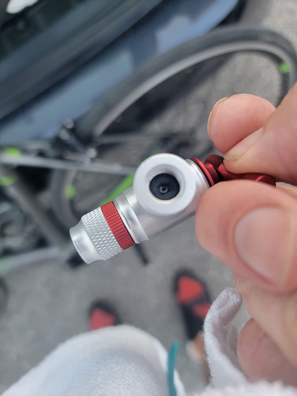 CO2 Bike Tire Inflator, Quick & Easy Presta and Schrader Valve Compatible Bicycle Pump for Road and Mountain Bikes Include Sleeve and No CO2 Cartridges customer photo 1