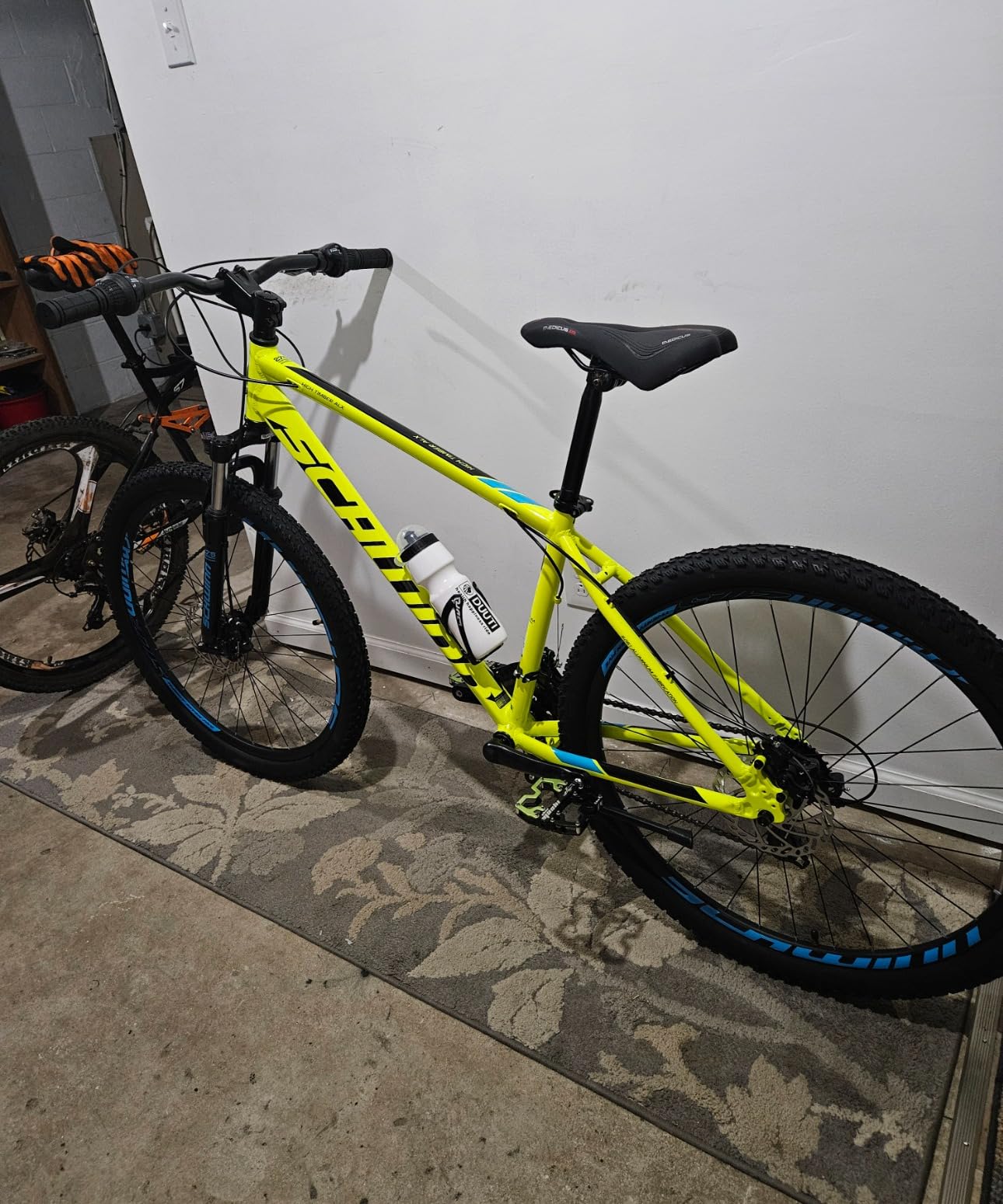 Schwinn High Timber Mountain Bike, Steel Frame, 24 to 29-Inch Wheels, 7 or 21-Speeds, Front Suspension customer photo 1