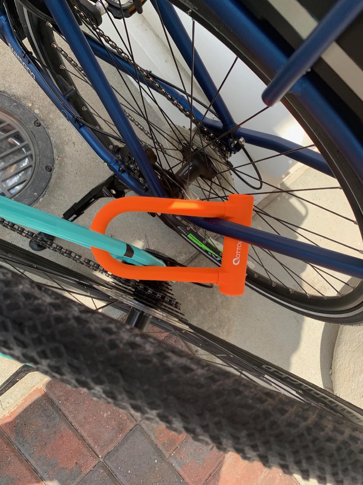 OTTOLOCK Sidekick Compact U-Lock - Lightweight Anti-Theft Bike Lock for Road, Mountain & Electric Bikes with Keys customer photo 2