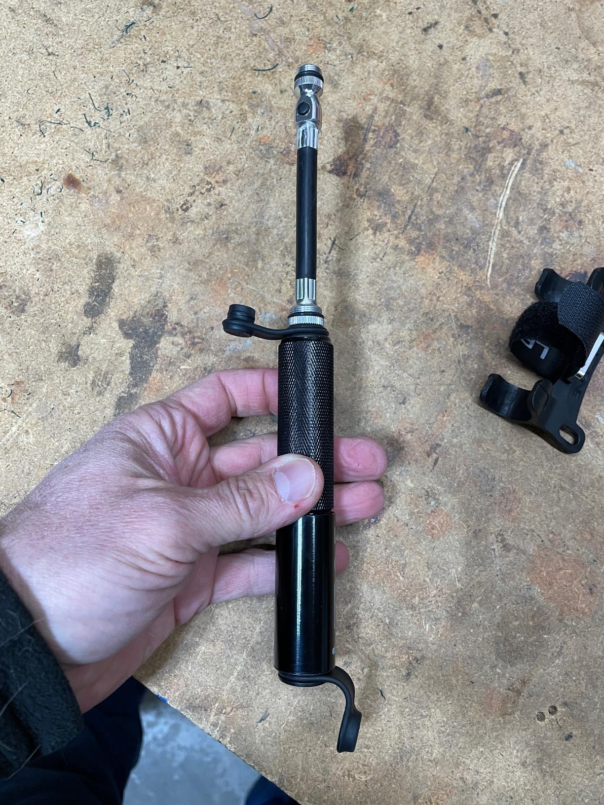 LEZYNE Pocket Drive HP Bike Hand Pump | 160 PSI High-Pressure Performance, CNC Aluminum Construction, ABS Flex Hose, Presta & Schrader Compatible customer photo 1