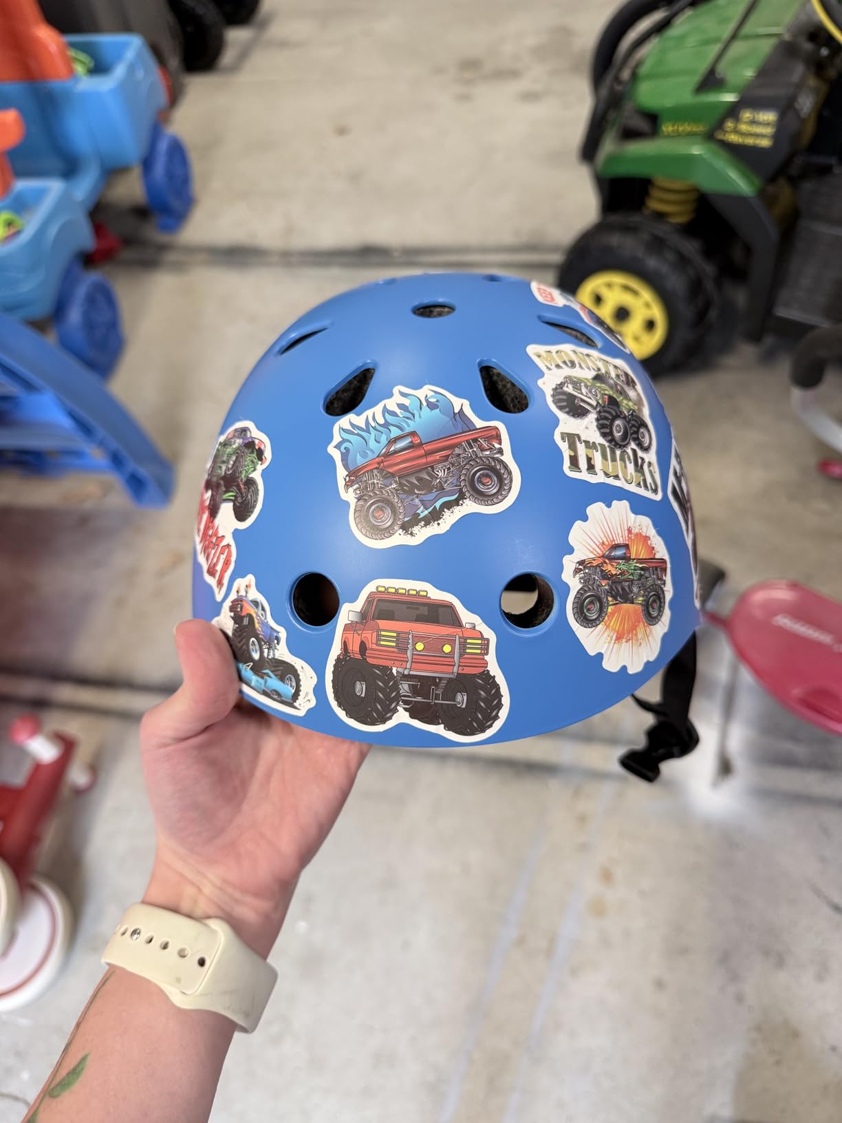 Kids Bike Helmet Ventilation & Adjustable Toddler Helmet for Ages 2-14 Kids Boys Girls Multi-Sport Helmet for Skateboard Roller Skateing Bicycle Scooter blance Bike customer photo 1