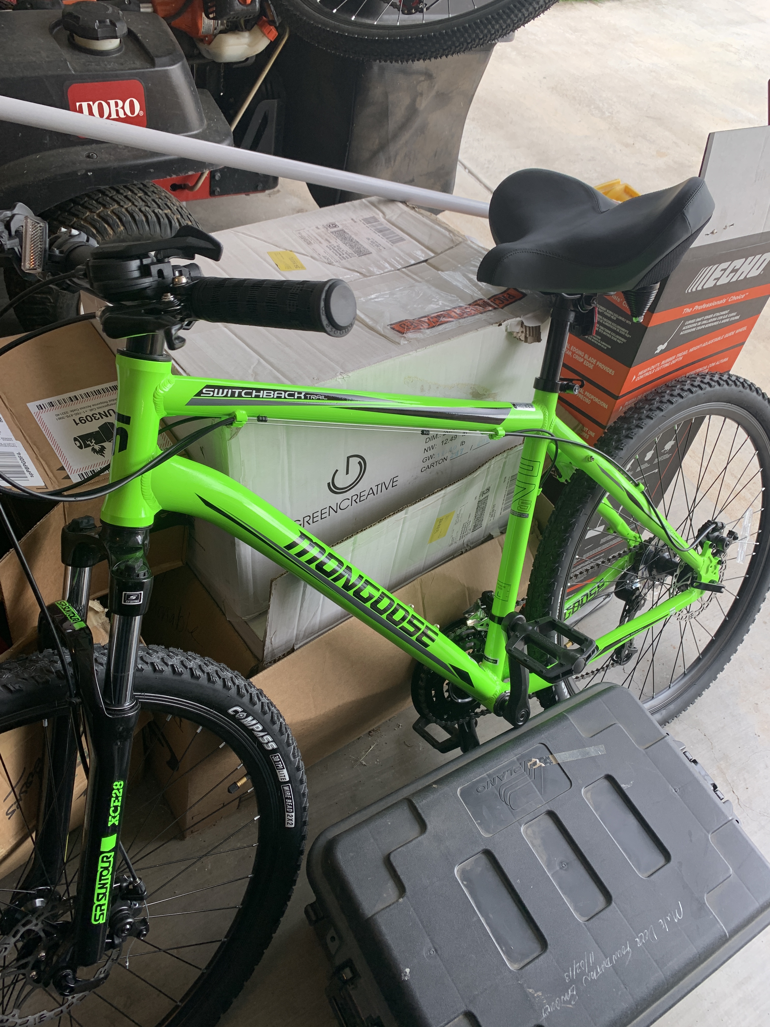 Mongoose Switchback Comp Expert Sport Trail Mountain Bike, 16/18/21-Speed Options, 27.5-Inch Wheels, Disc Brakes, Aluminum Frames, Hardtail customer photo 1