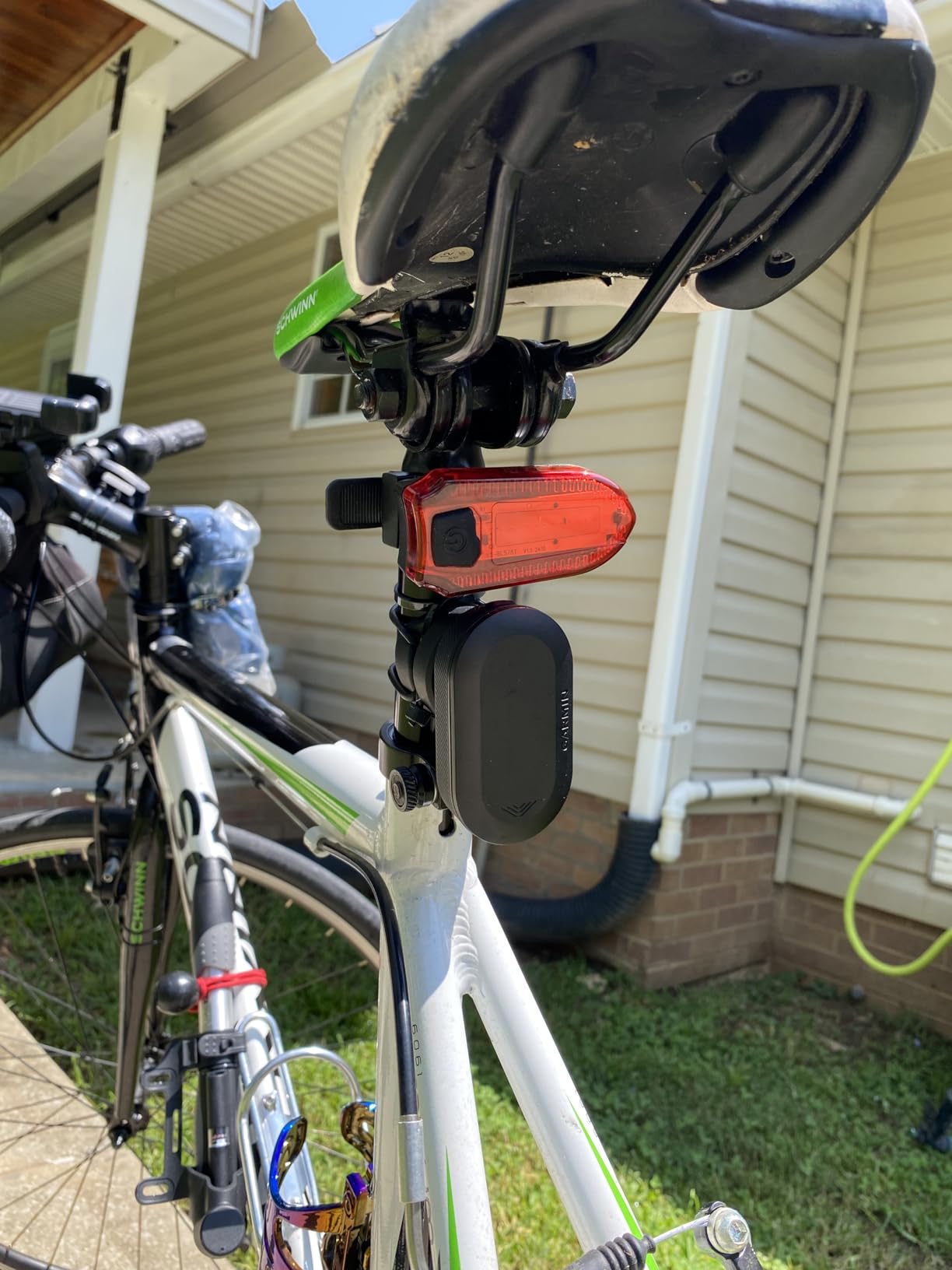 Garmin Varia RVR315, Cycling Rearview Radar with Visual and Audible Alerts for Vehicles Up to 153 Yards Away customer photo 2