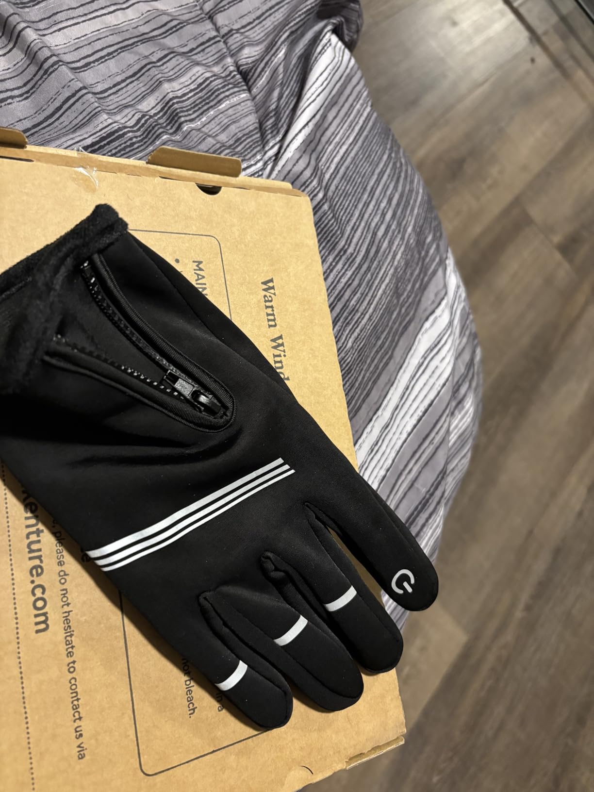 Hikenture Winter Cycling Gloves for Men and Women - Thermal Full Finger Bike Gloves - Touch Screen Windproof Warm Non-Slip Road Mountain Bicycle Gloves for Running,Driving,Hiking,and Skiing customer photo 1