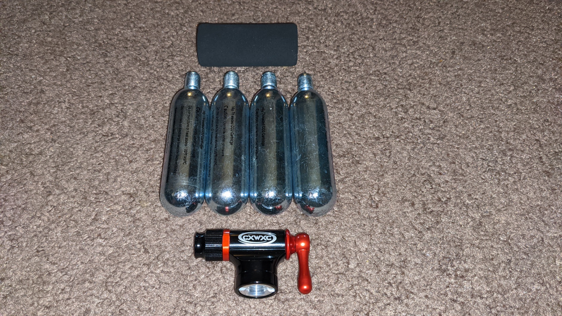 CO2 Inflator Kit with 16g/ 25g CO2 Cartridges - Presta & Schrader Valve Compatible - CO2 Bike Pump for Road and Mountain Bikes customer photo 2