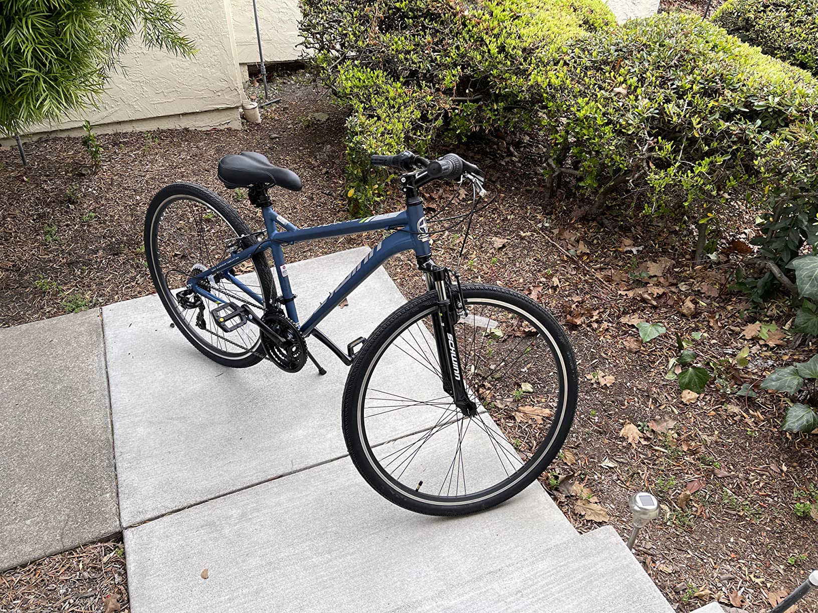 Schwinn GTX Comfort Adult Hybrid Bike, Dual Sport Bicycle, 700c Wheels, Aluminum Frame customer photo 1