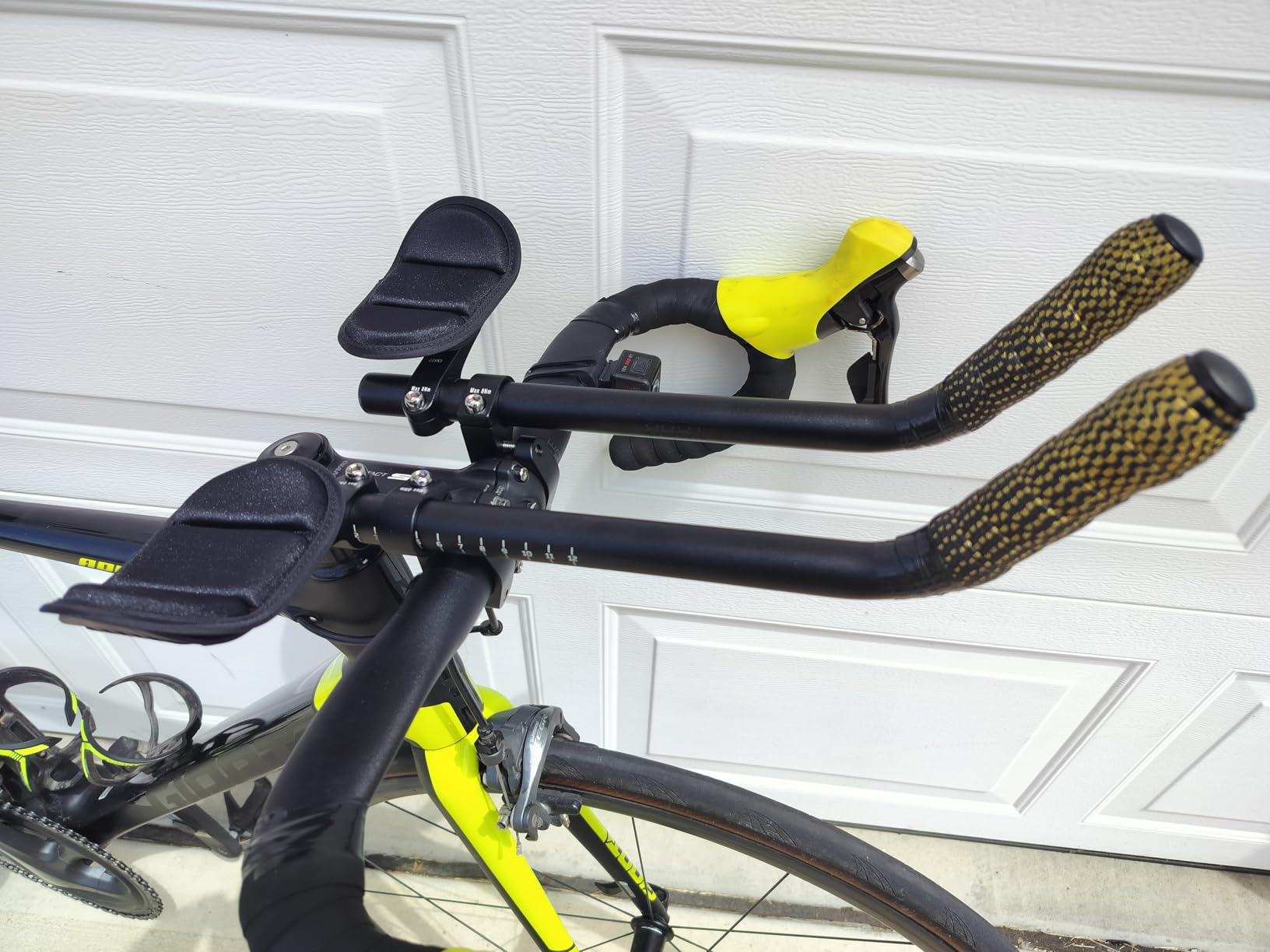 BBB Cycling Aero Bars Aluminium Two-Piece Tri Bars for Road Bike Aerodynamic J-Bend AeroMax BHB-60, Black customer photo 2