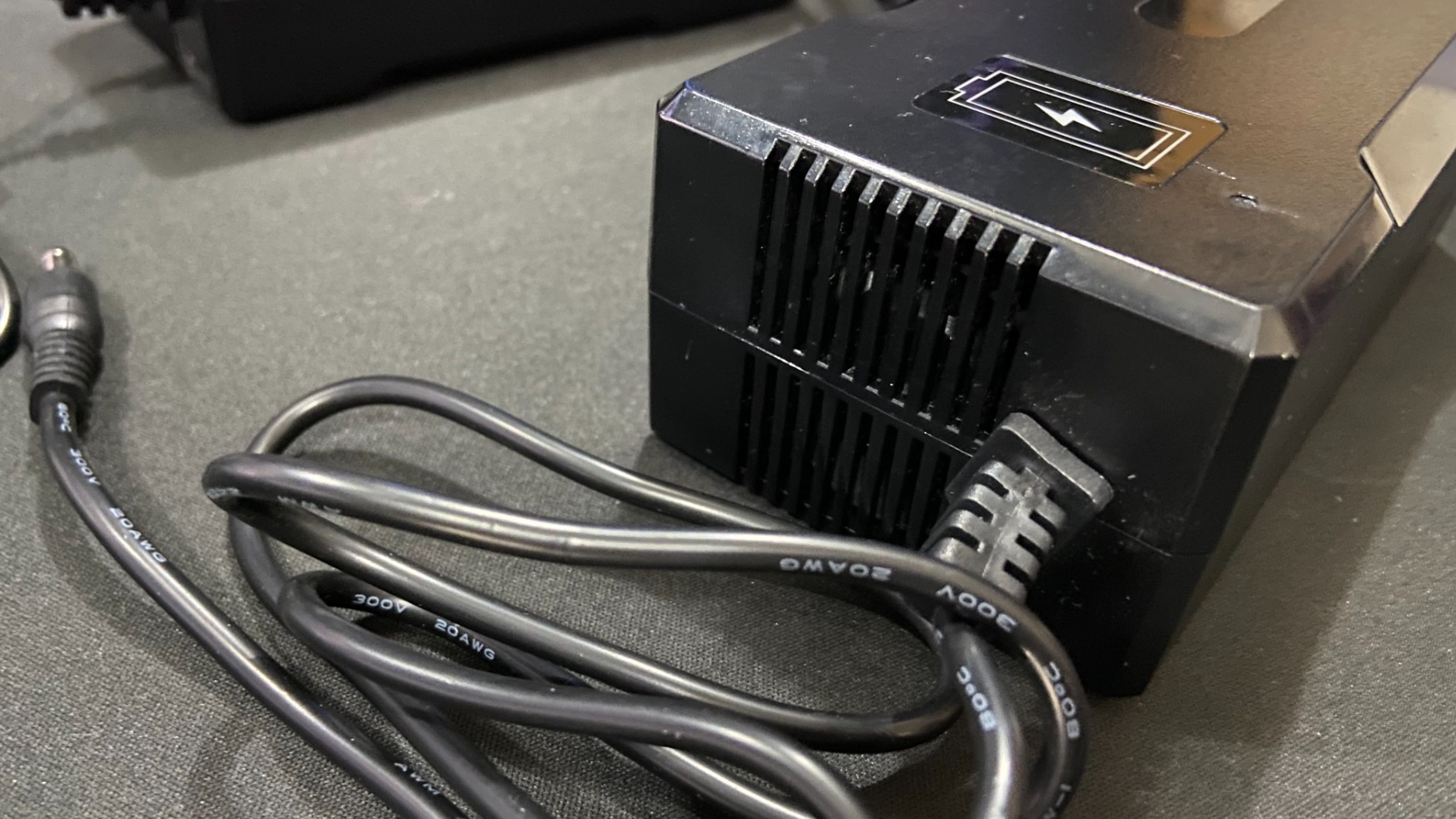 58.8V 4A Fast Battery Charger for 48V (51.8V 52V) 14S Lithium Battery Pack with DC 5.5x2.1mm / 5.5x2.5mm Plug customer photo 1