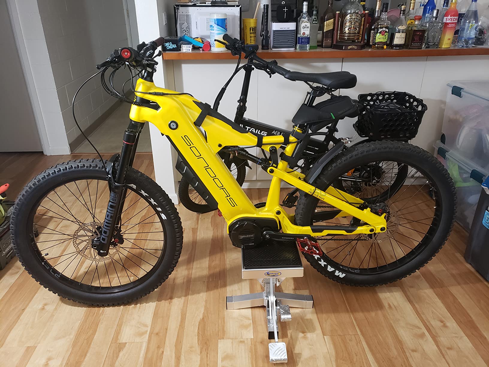 RockShox Domain RC Suspension Fork - 27.5