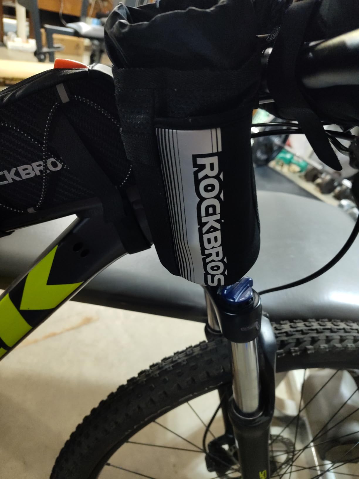 ROCKBROS Bike Stem Bag, 1L Insulated Bottle Holder Bag for Cycling customer photo 1